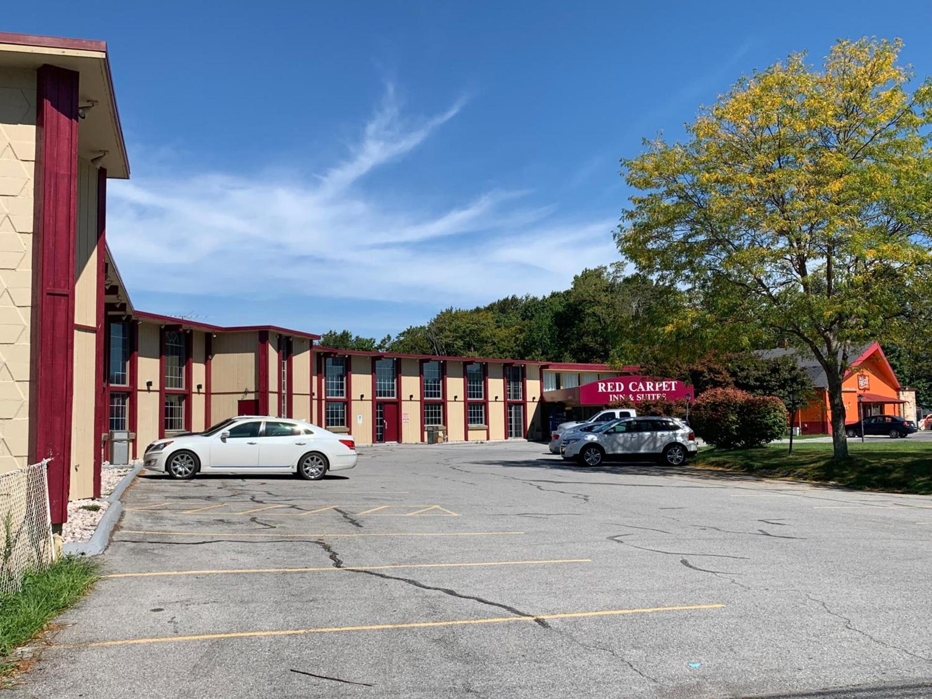 Red Carpet Inn & Suites Ebensburg photo 4