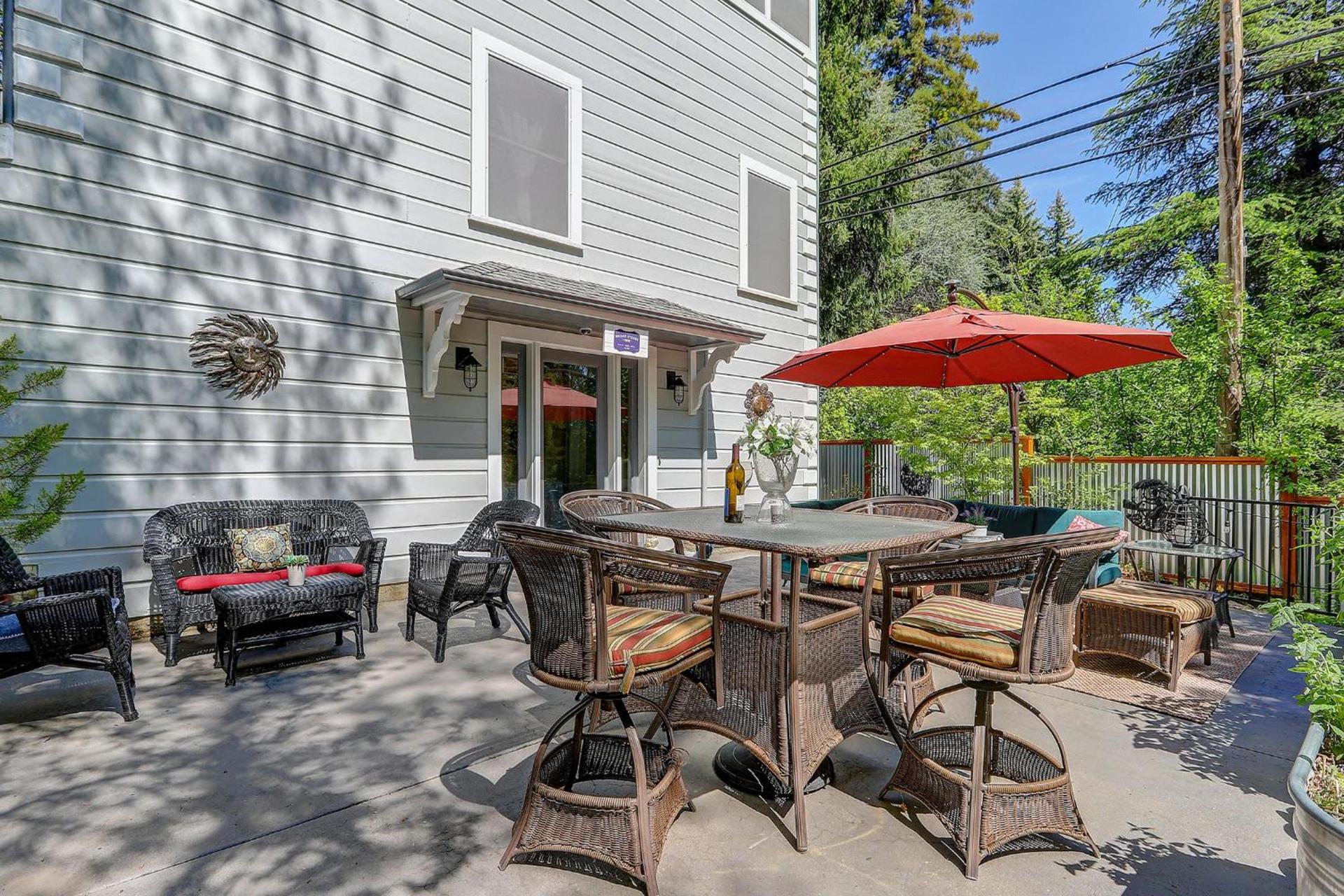 Broad Street Inn photo 93