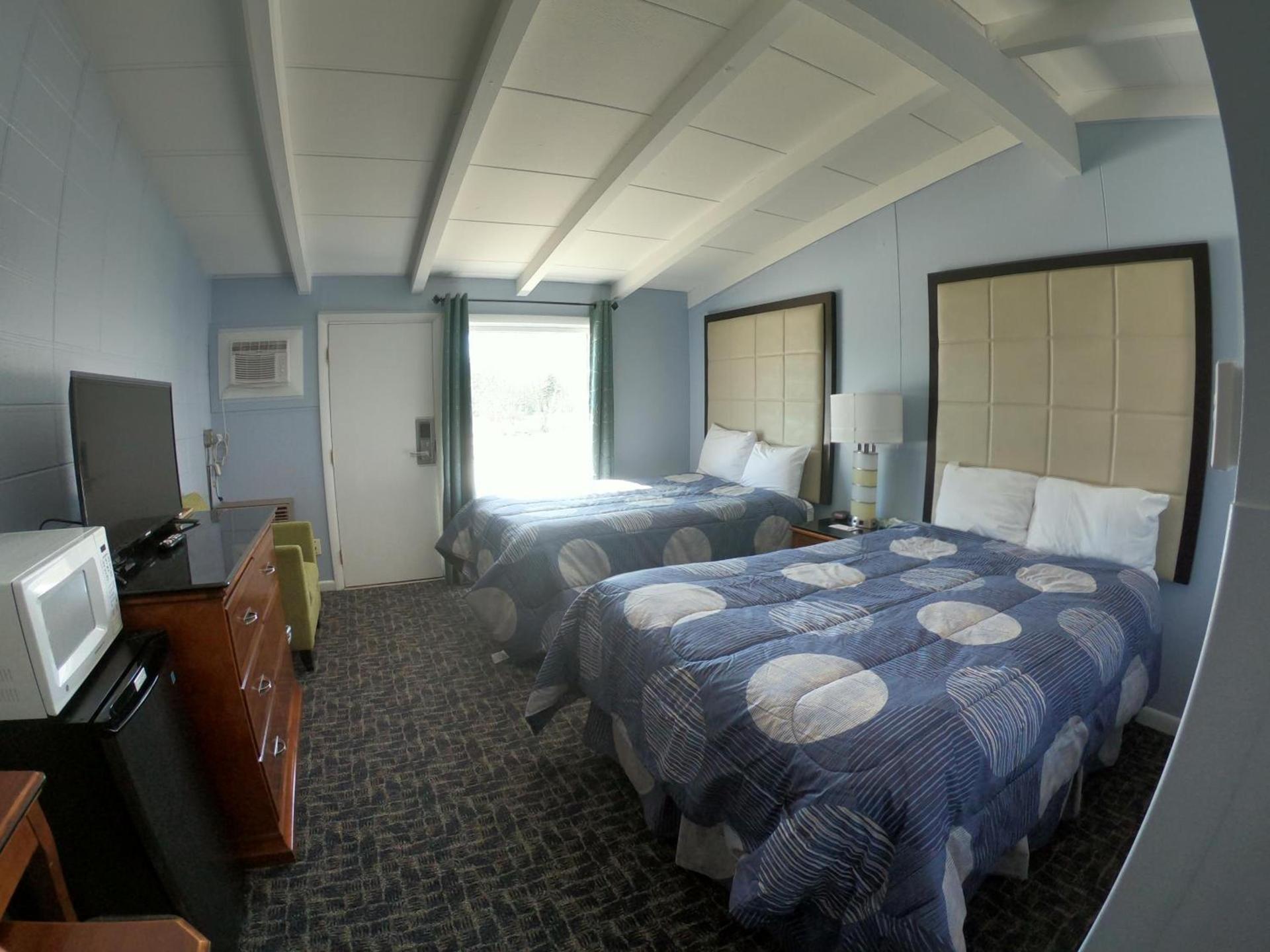 Copper Lantern Motor Lodge photo 4