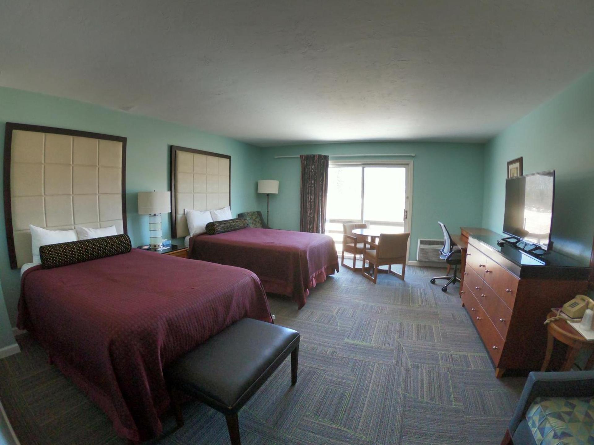 Copper Lantern Motor Lodge photo 39