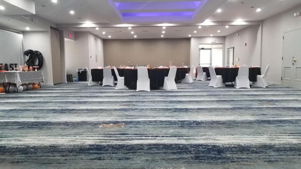 Hampton Inn By Hilton Addison Dallas photo 30