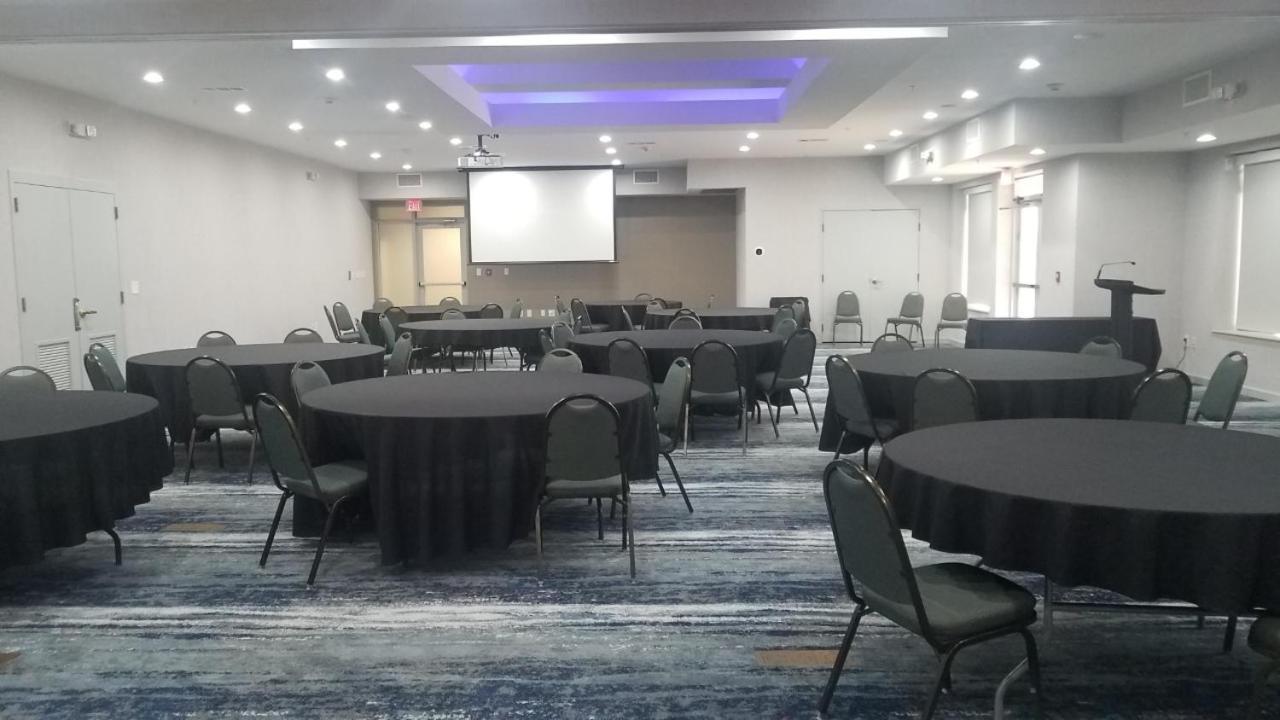 Hampton Inn By Hilton Addison Dallas photo 29