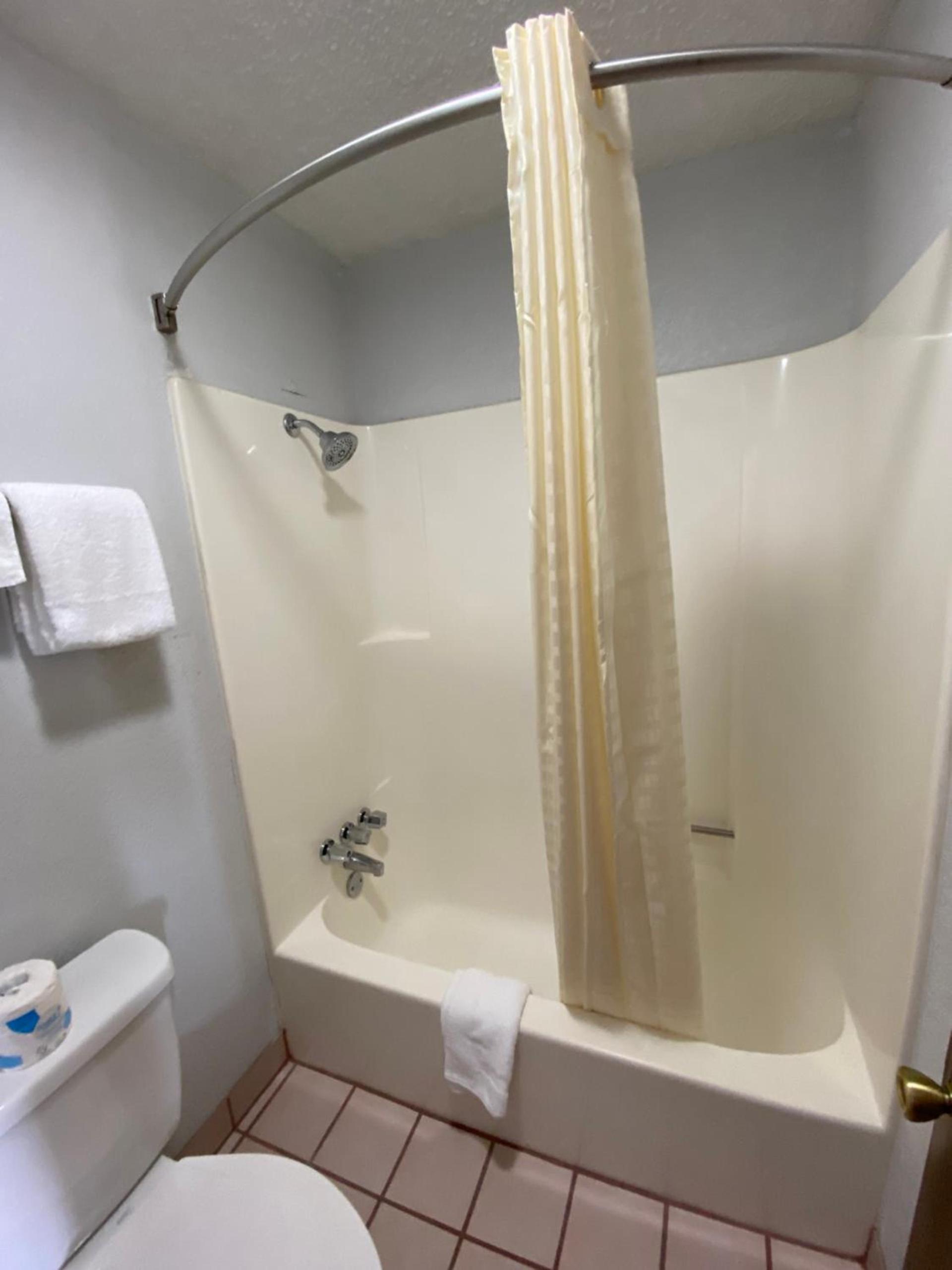 Colonial Inn photo 29