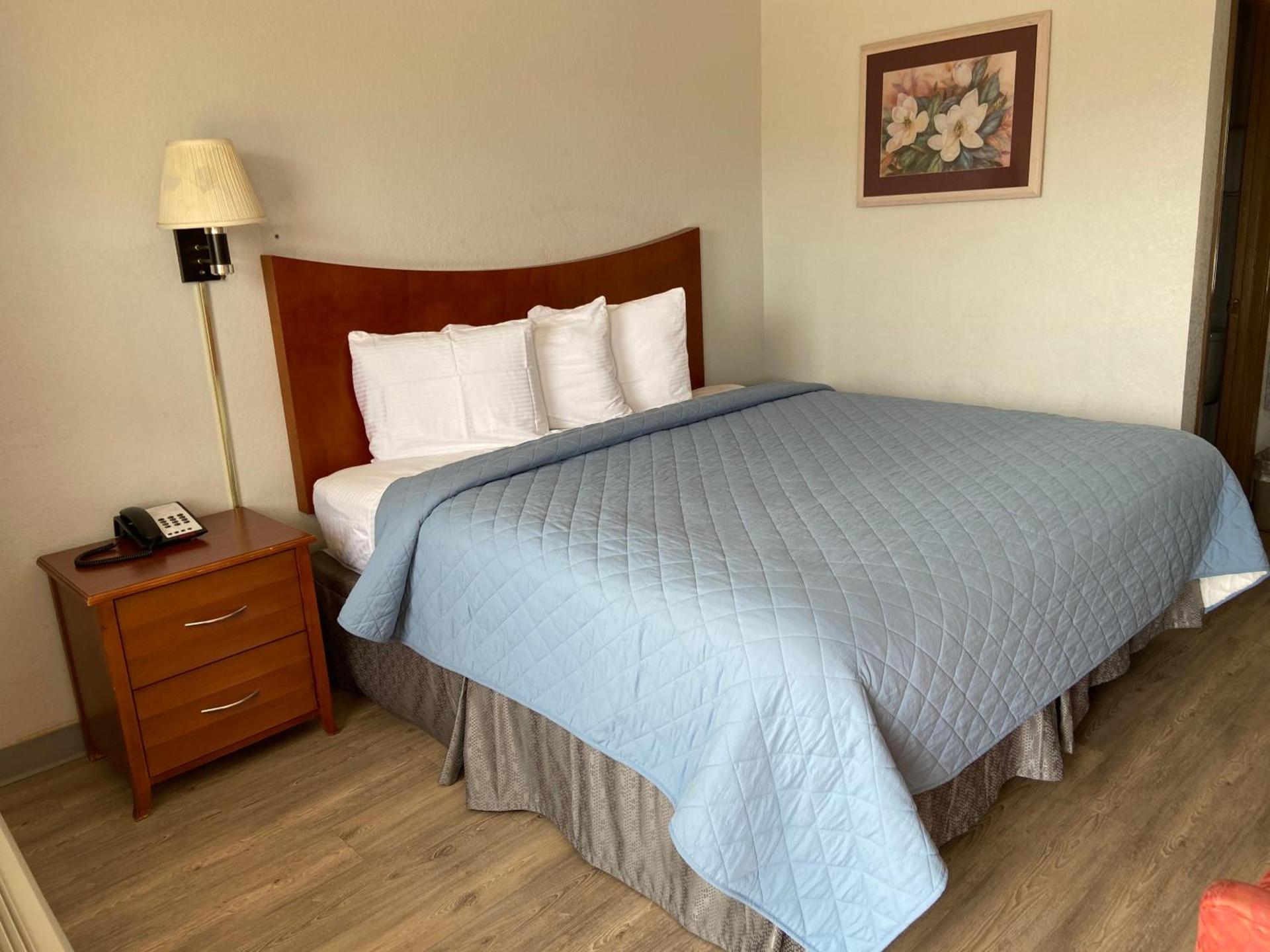 Colonial Inn photo 18