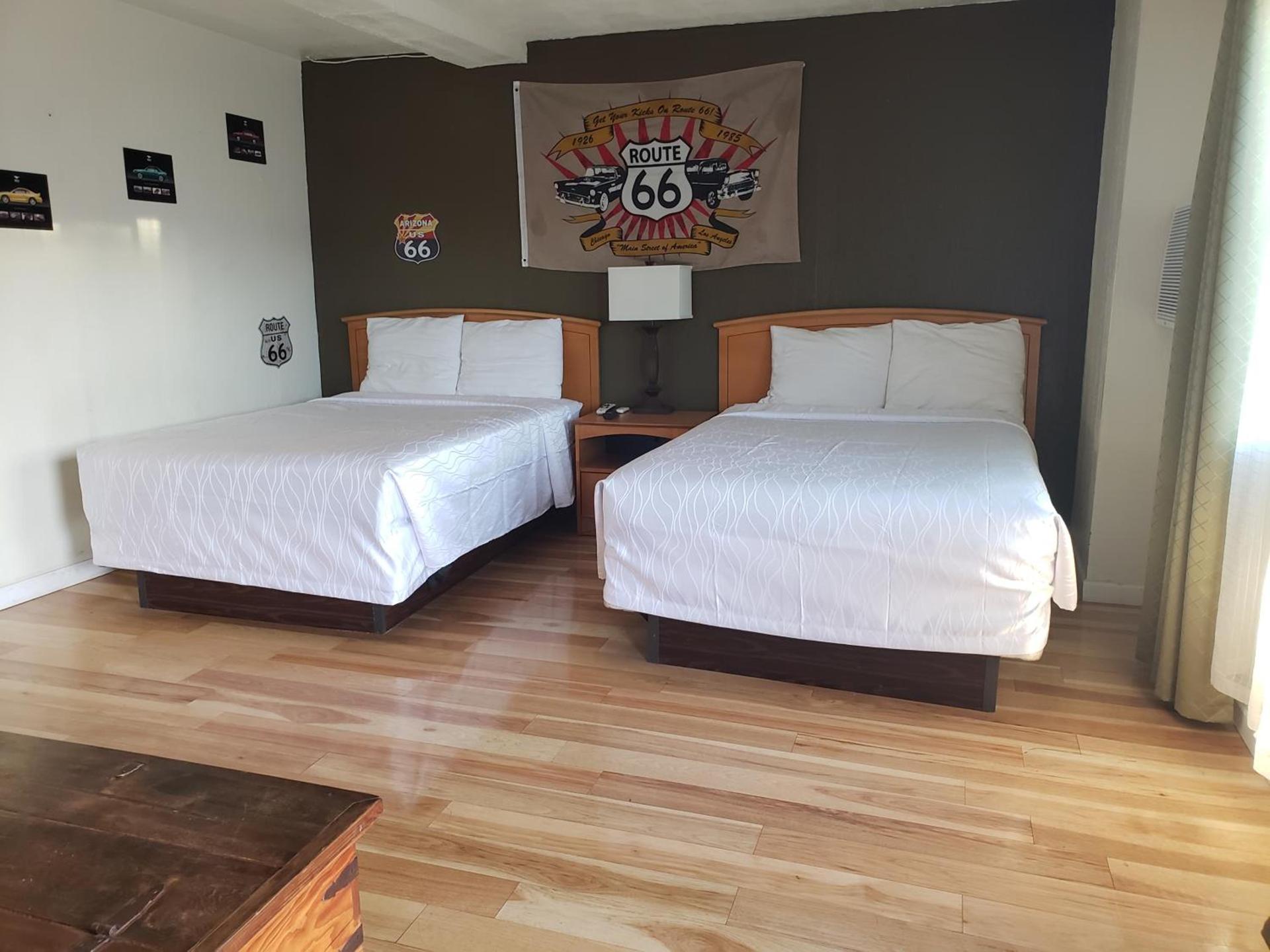 Deluxe Inn photo 20