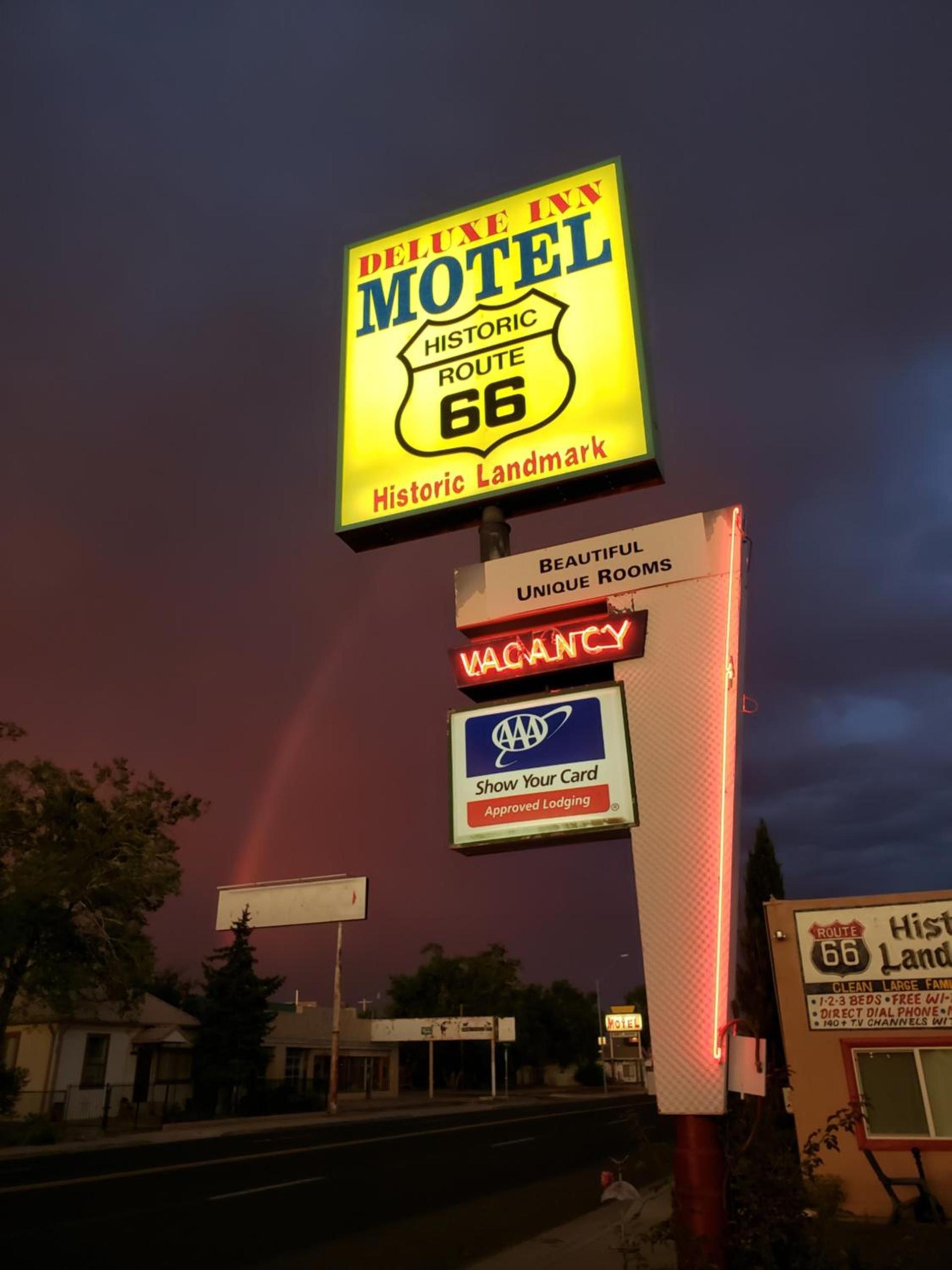 Deluxe Inn — hotel in Seligman
