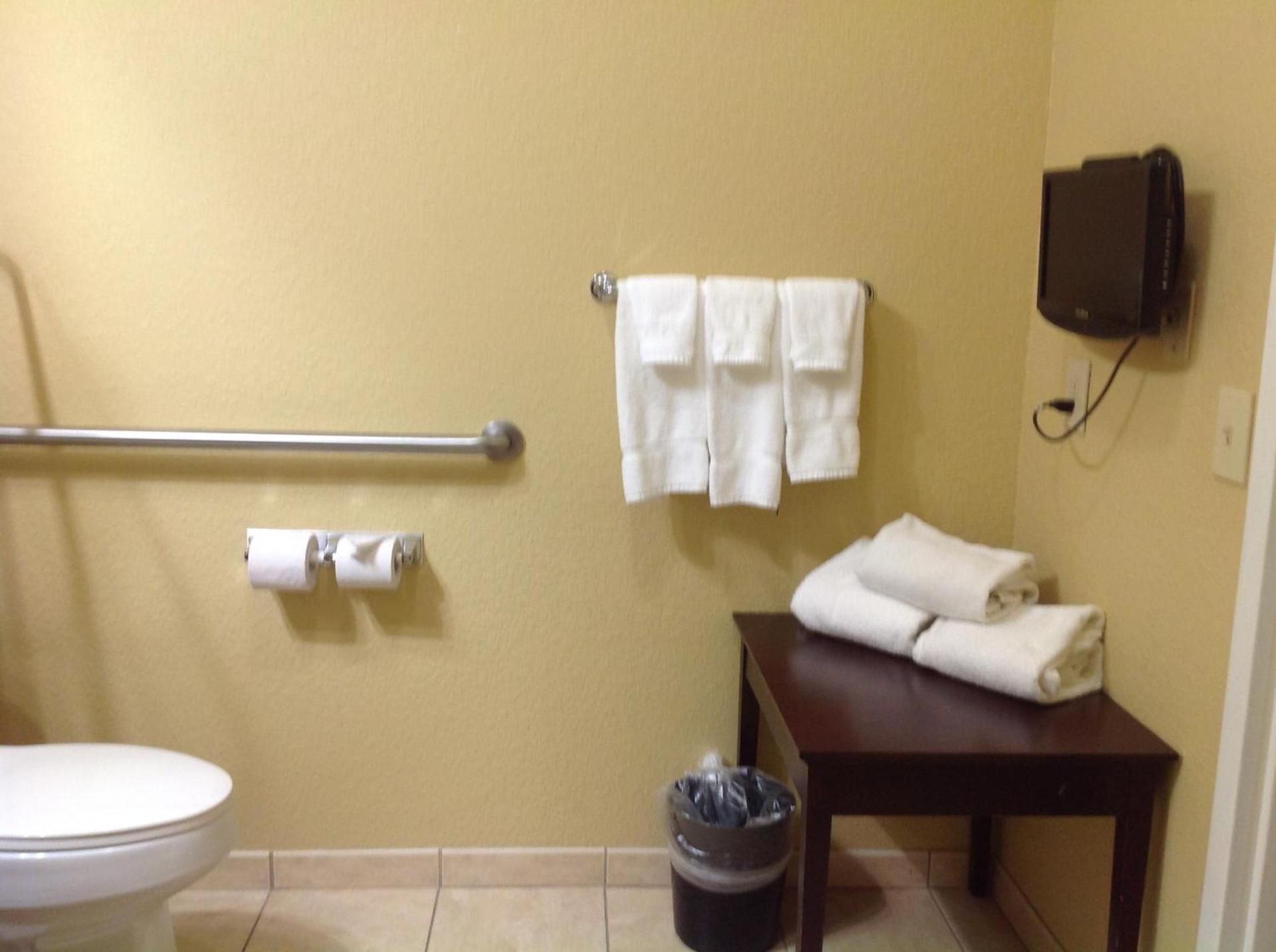 La Quinta by Wyndham Vicksburg photo 18
