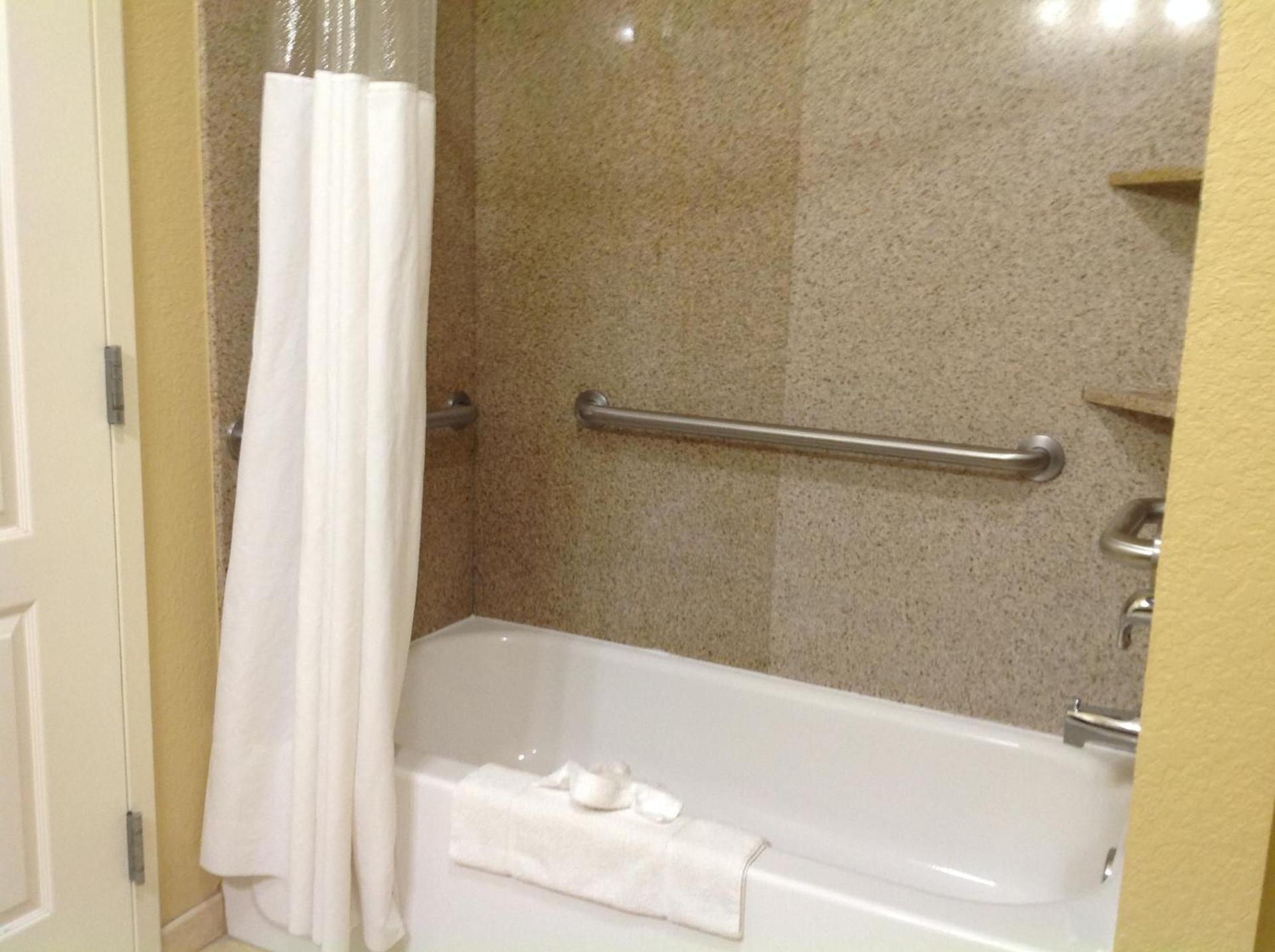 La Quinta by Wyndham Vicksburg photo 4