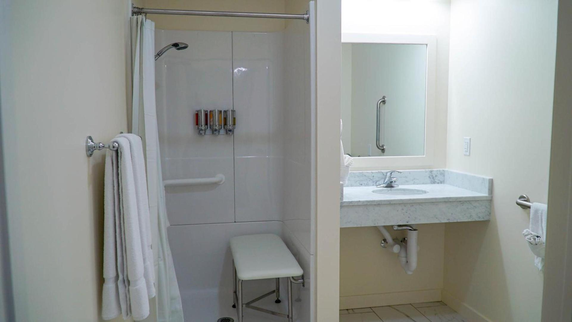 Circle Hotel Fairfield photo 34