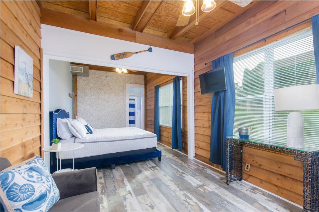 Darien Dockside Inn photo 10