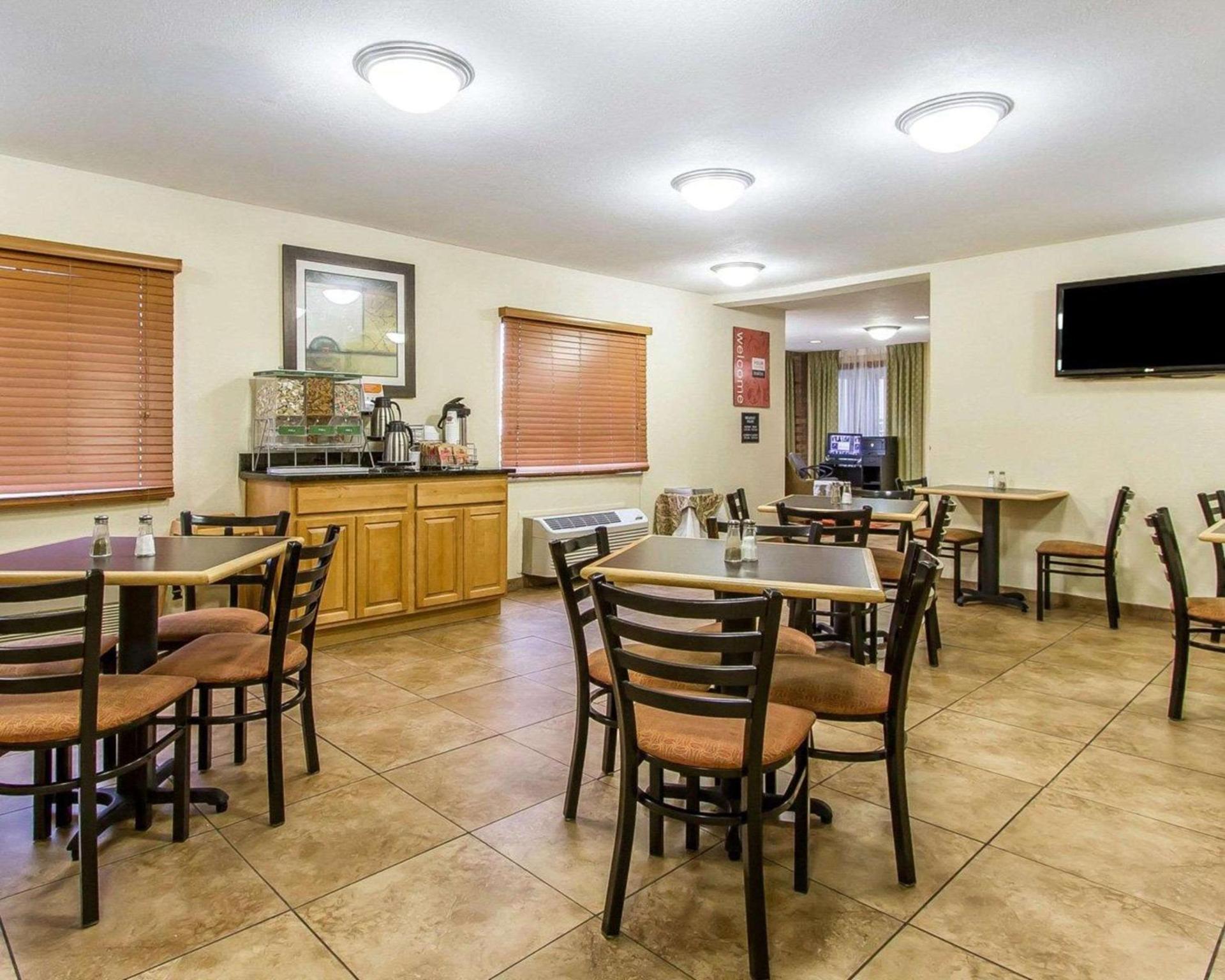 Quality Inn Macomb near University Area photo 22