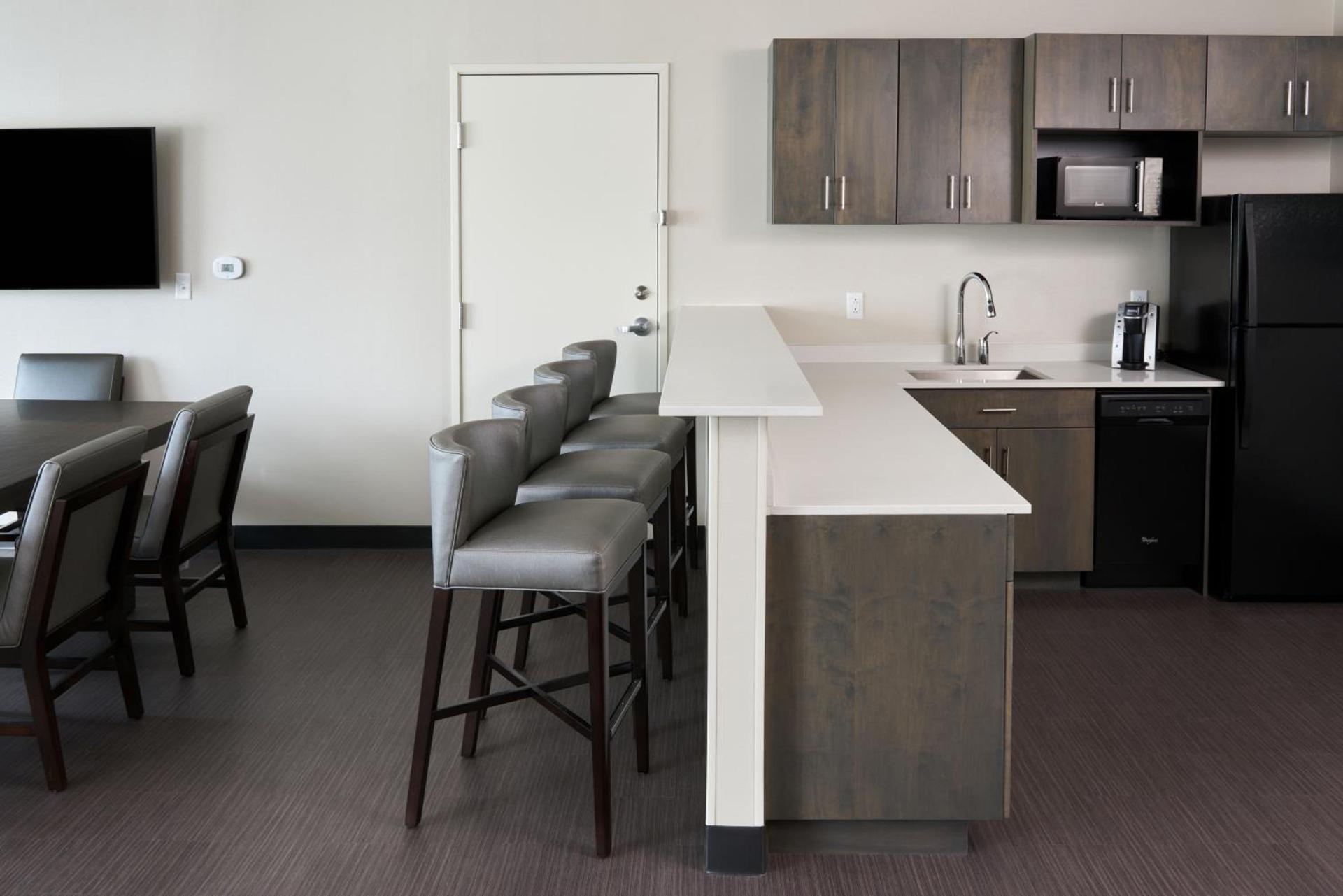Holiday Inn & Suites Philadelphia W - Drexel Hill by IHG photo 95