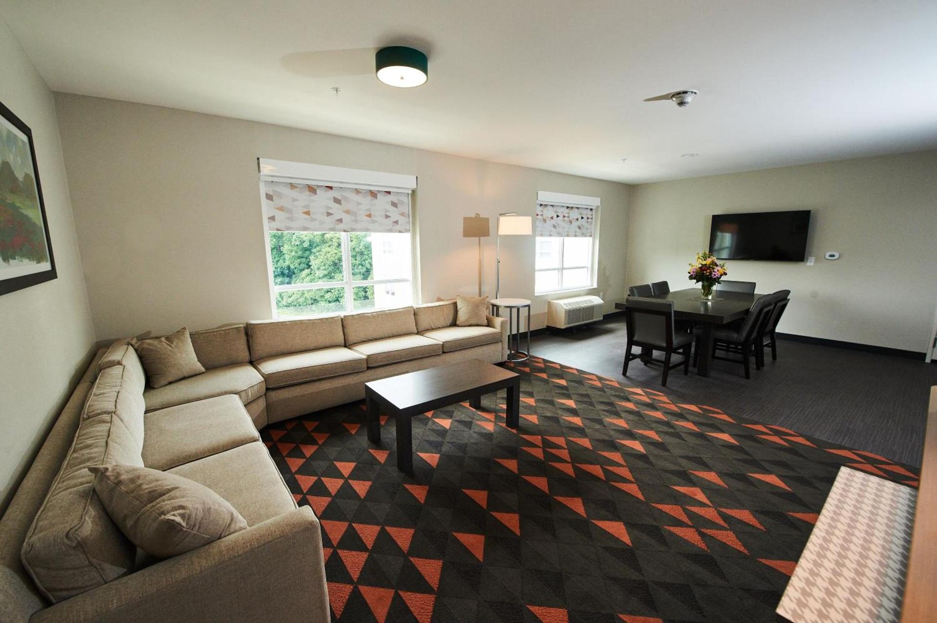 Holiday Inn & Suites Philadelphia W - Drexel Hill by IHG photo 92