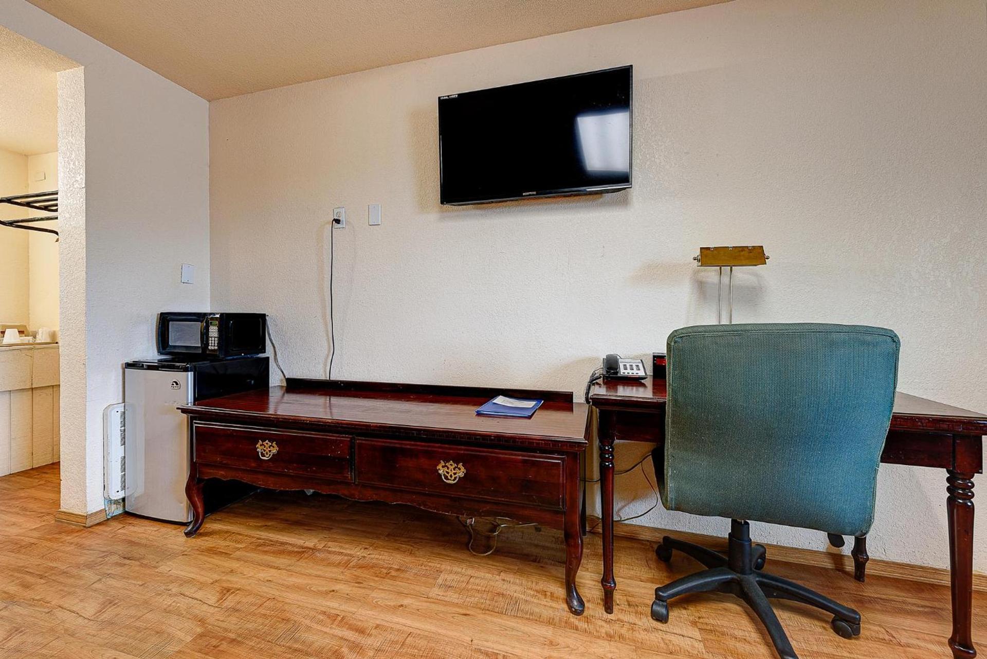 Guest Inn Rogers photo 22