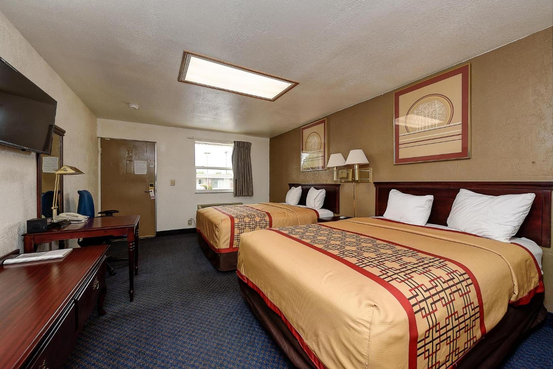 Guest Inn Rogers photo 95