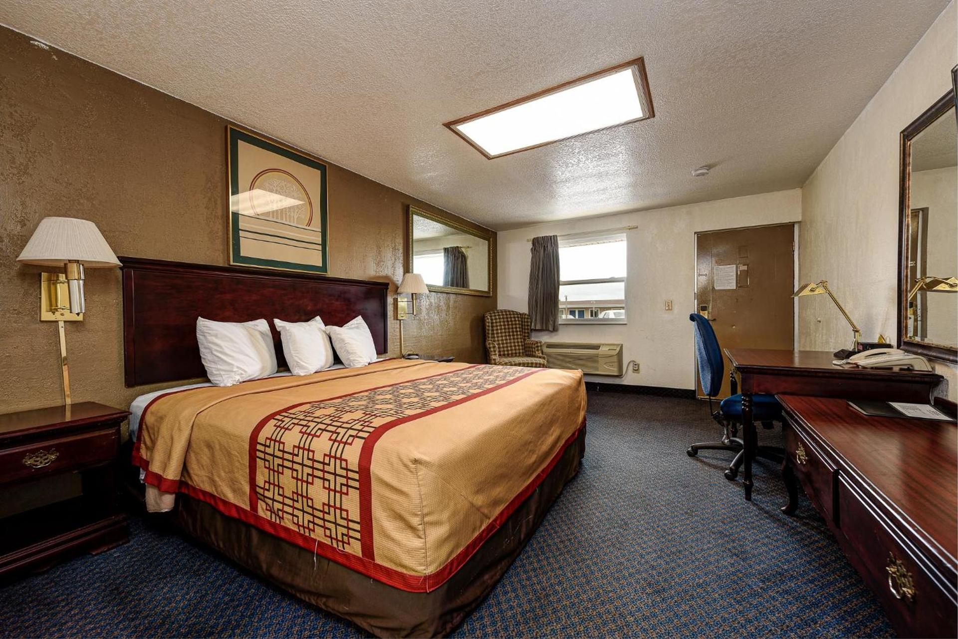 Guest Inn Rogers photo 16