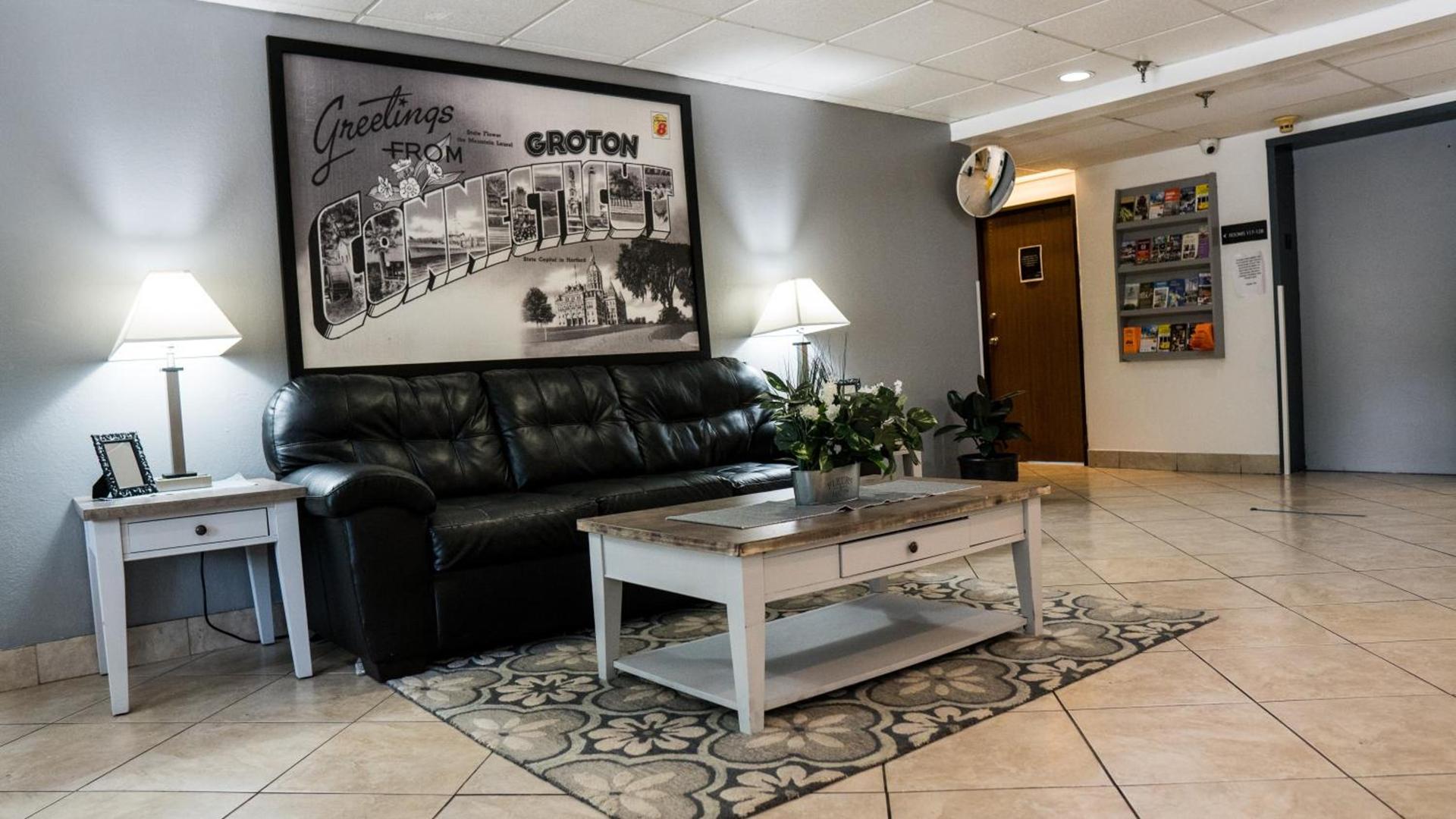 Super 8 by Wyndham Groton photo 20