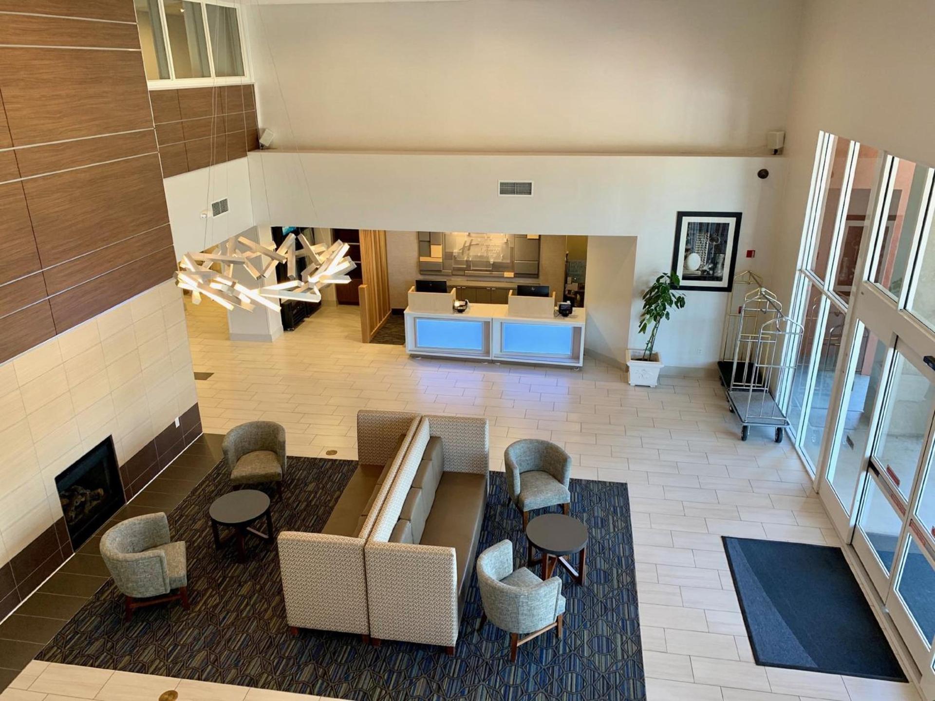 Holiday Inn Express & Suites Tracy by IHG photo 4