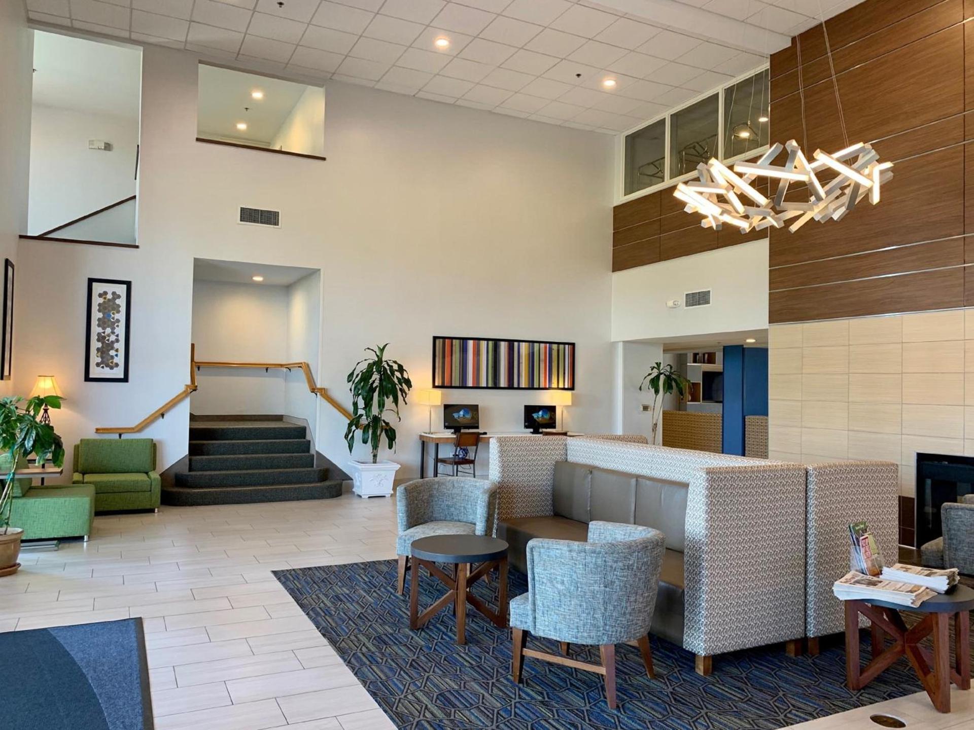 Holiday Inn Express & Suites Tracy by IHG photo 15