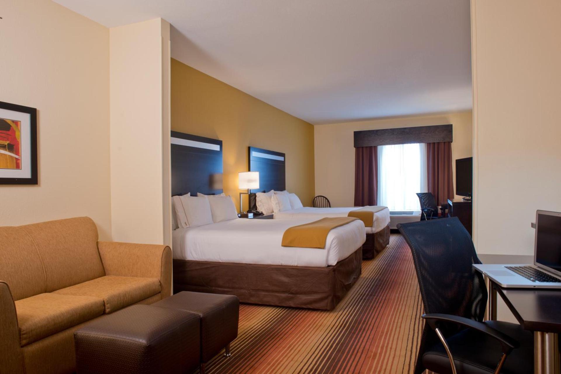 Holiday Inn Express Hotel & Suites Prattville South by IHG photo 2