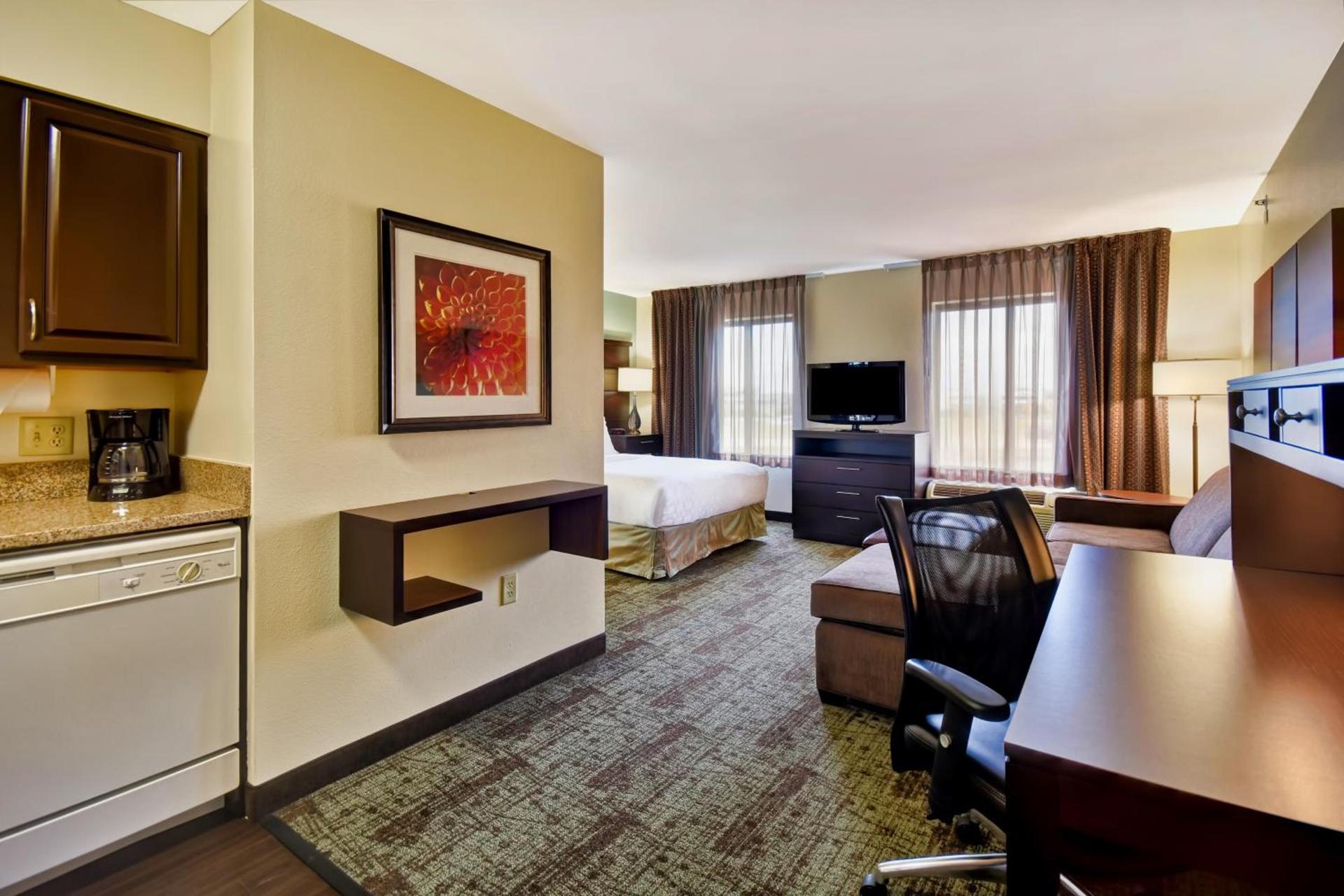 Staybridge Suites Middleton/Madison-West by IHG photo 5