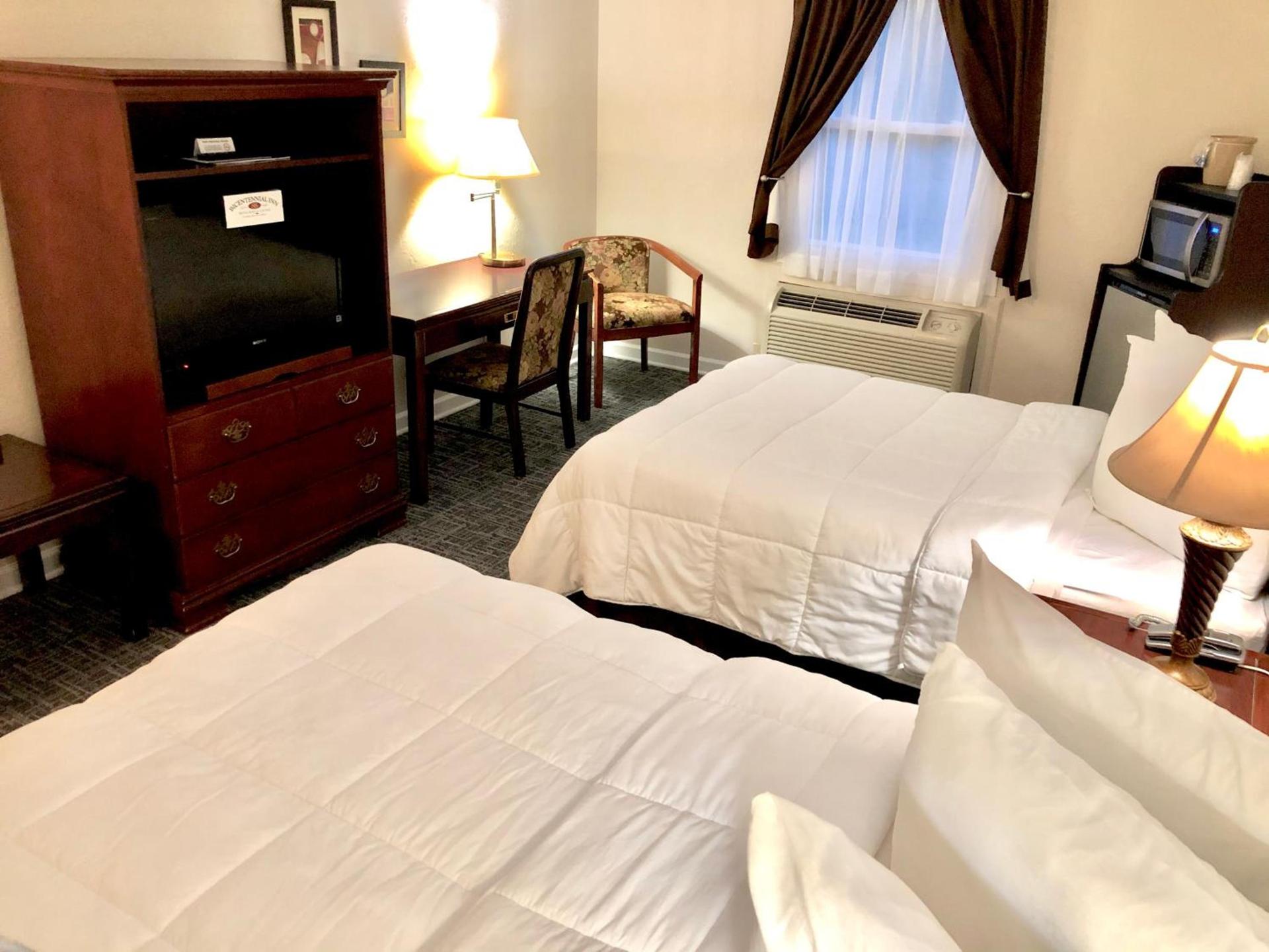 Bicentennial Inn photo 23