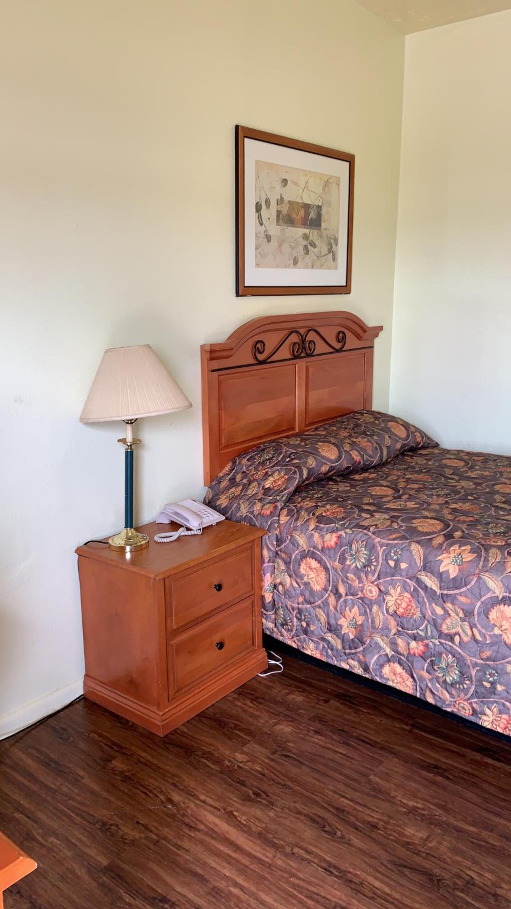 Economy inn photo 29