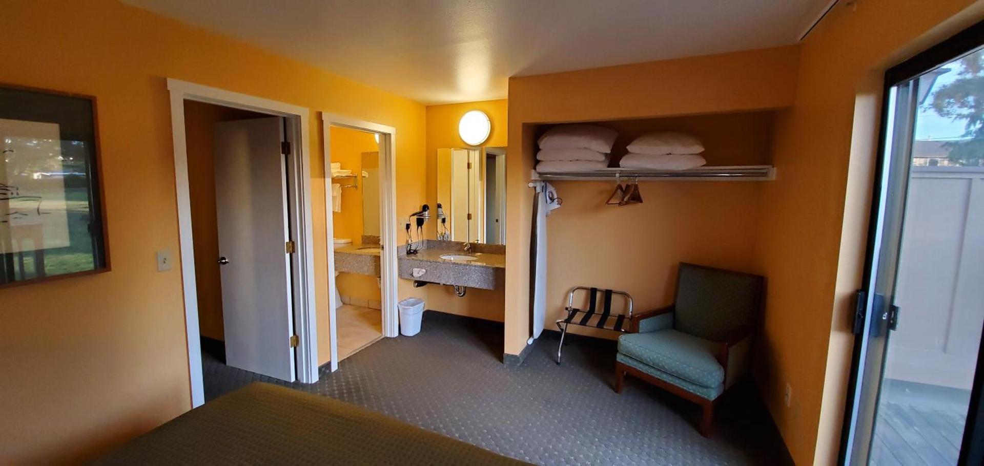 Olympic View Inn photo 21
