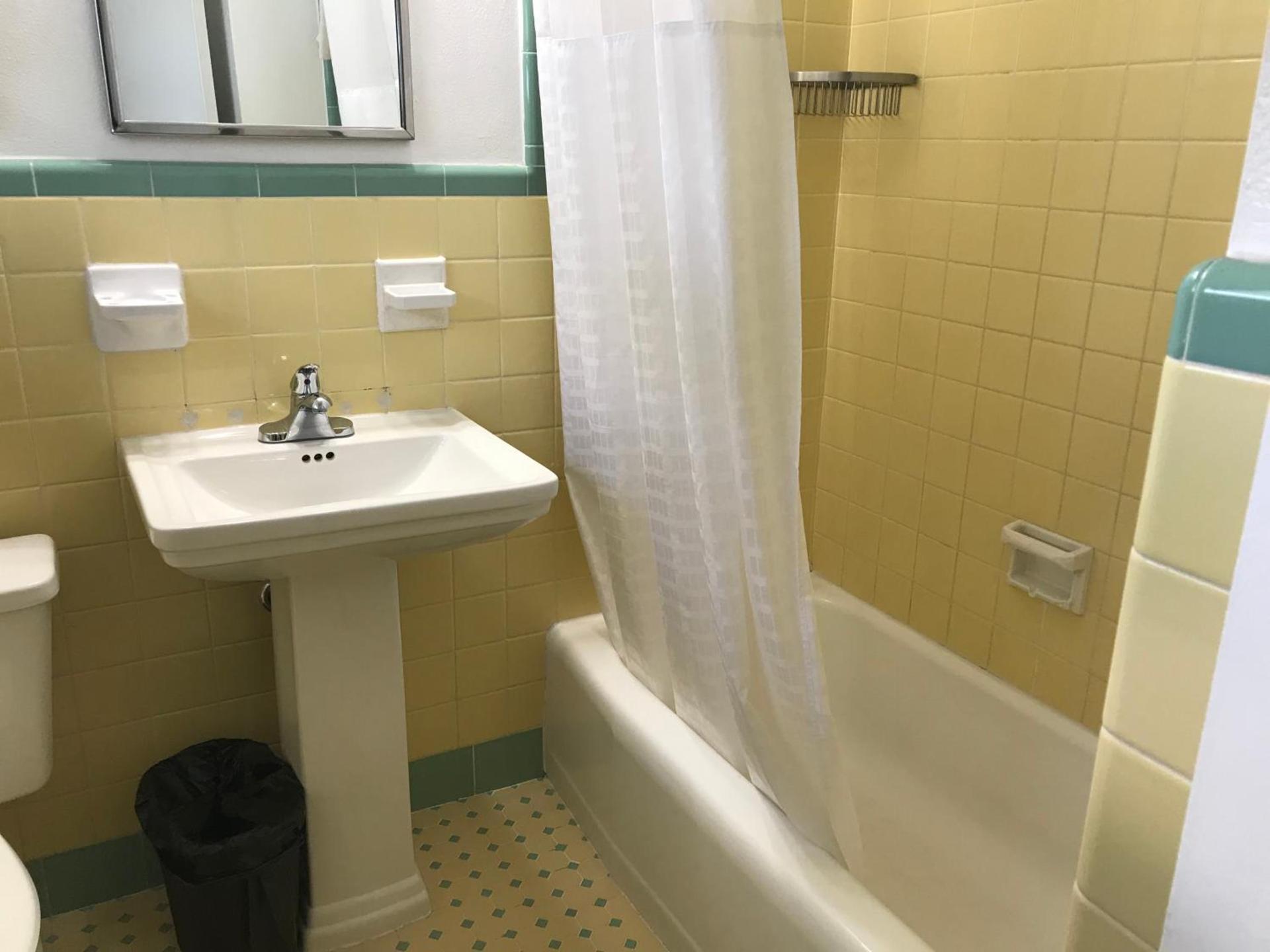 Silver Princess Motel photo 20