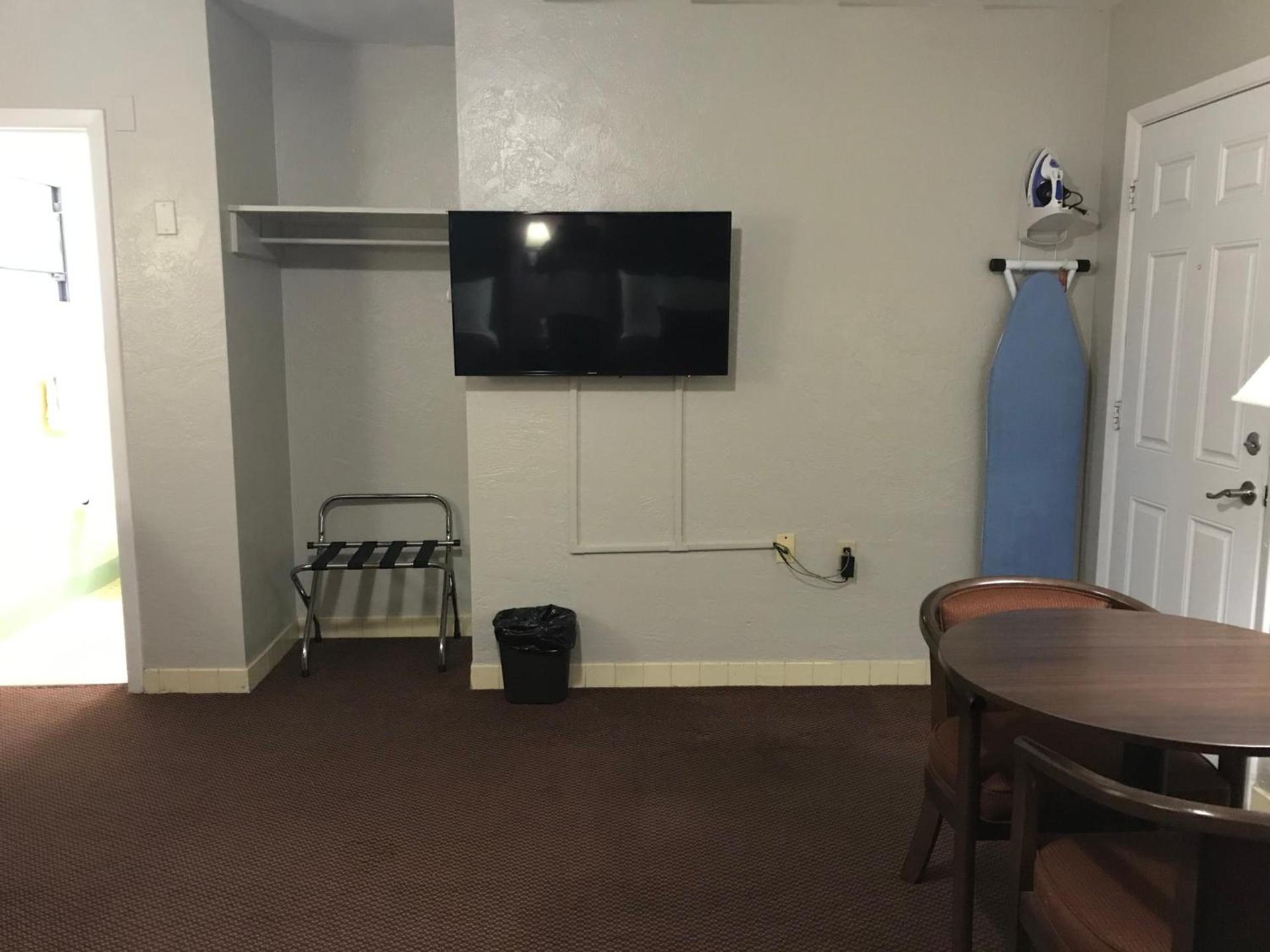 Silver Princess Motel photo 22