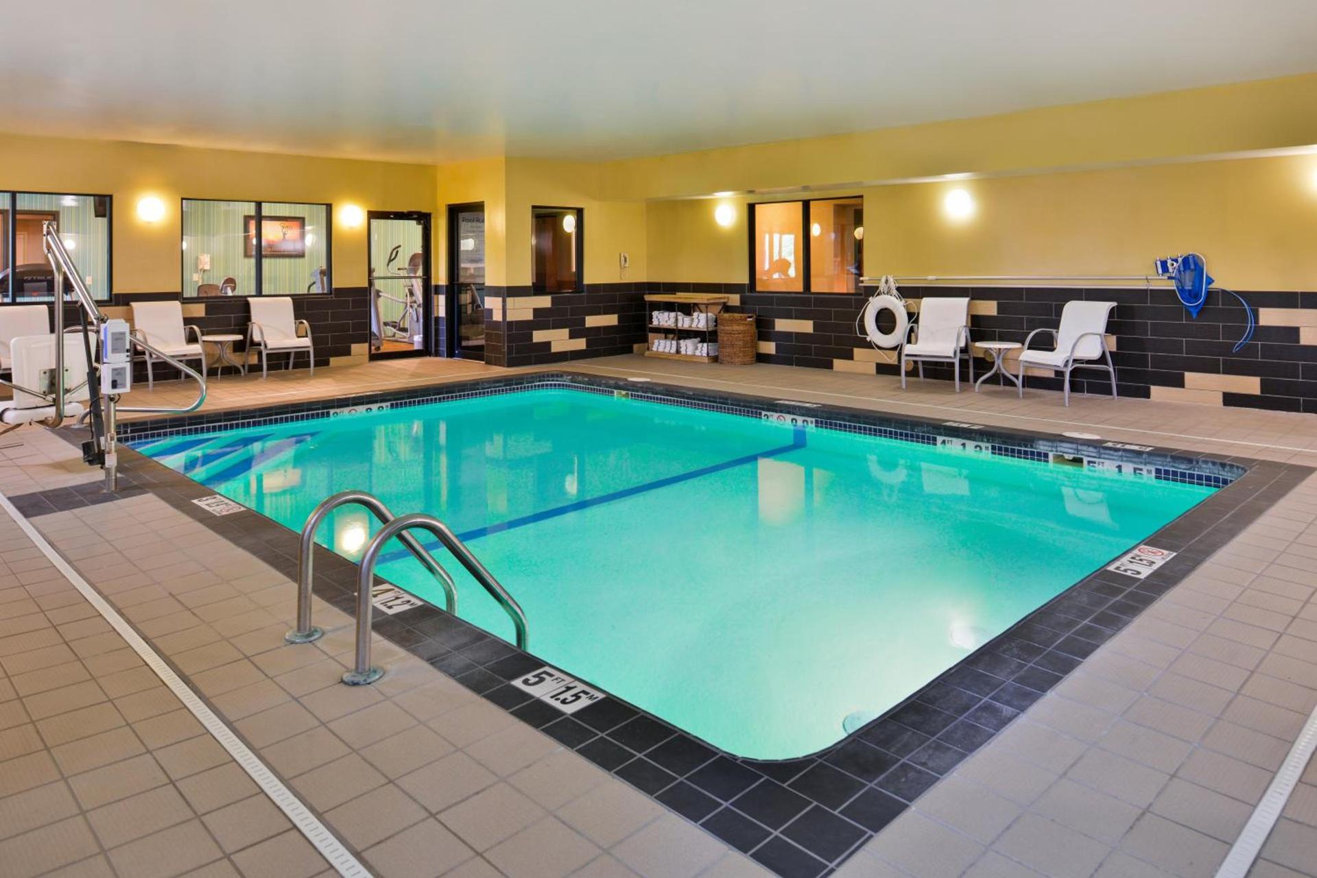 Holiday Inn Express & Suites Topeka West I-70 Wanamaker by IHG photo 34