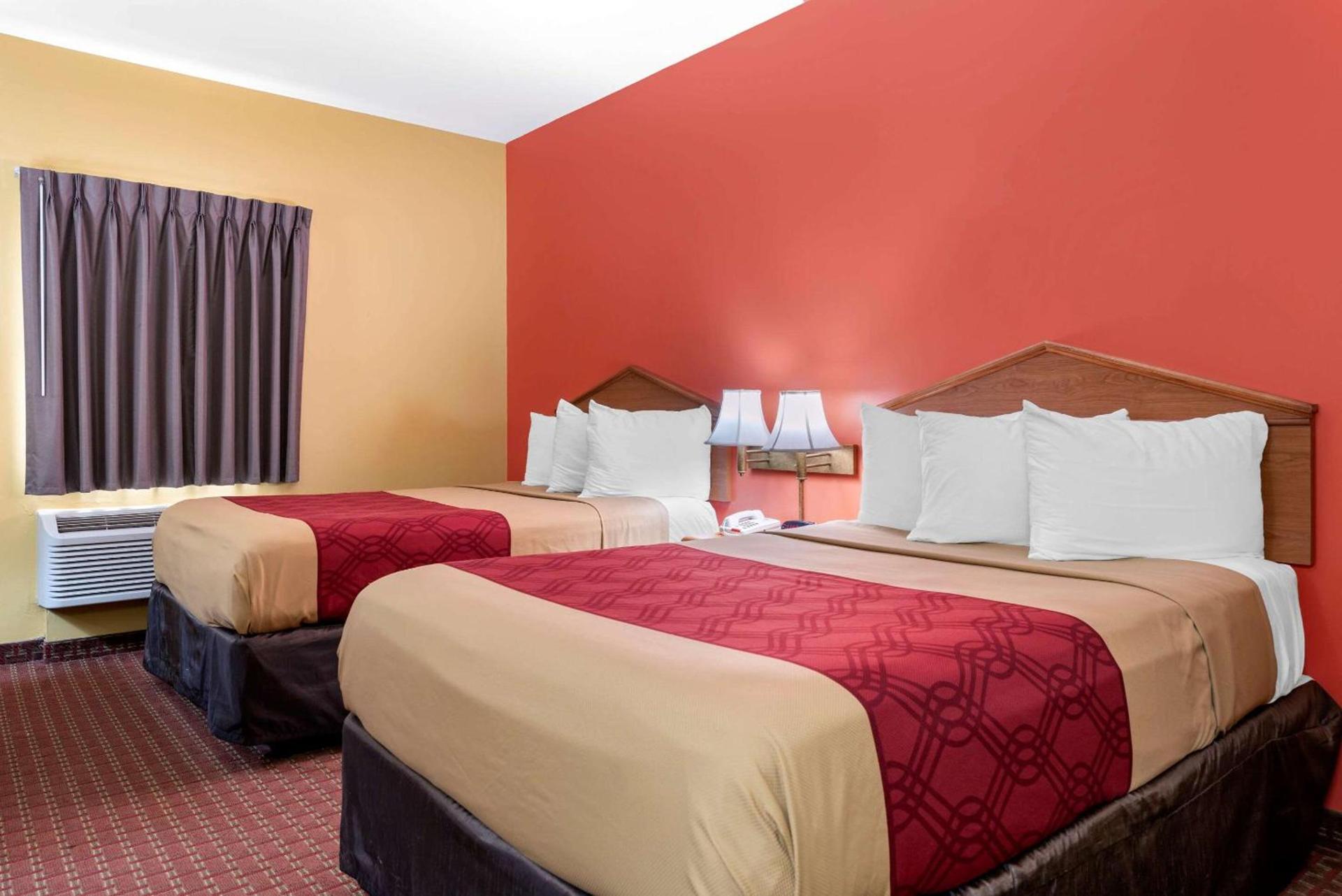 Econo Lodge Louisville Airport photo 6