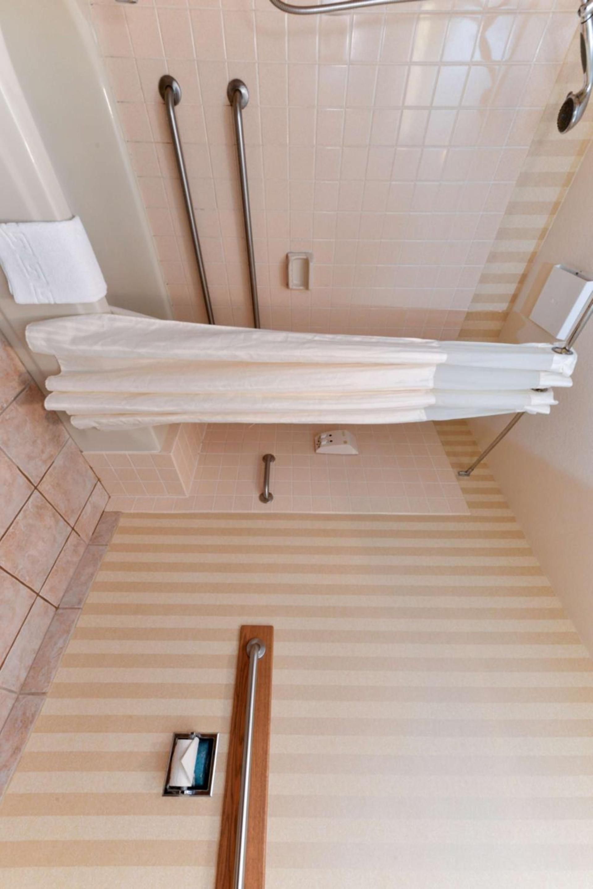 Best Western Plus Landmark Inn photo 8