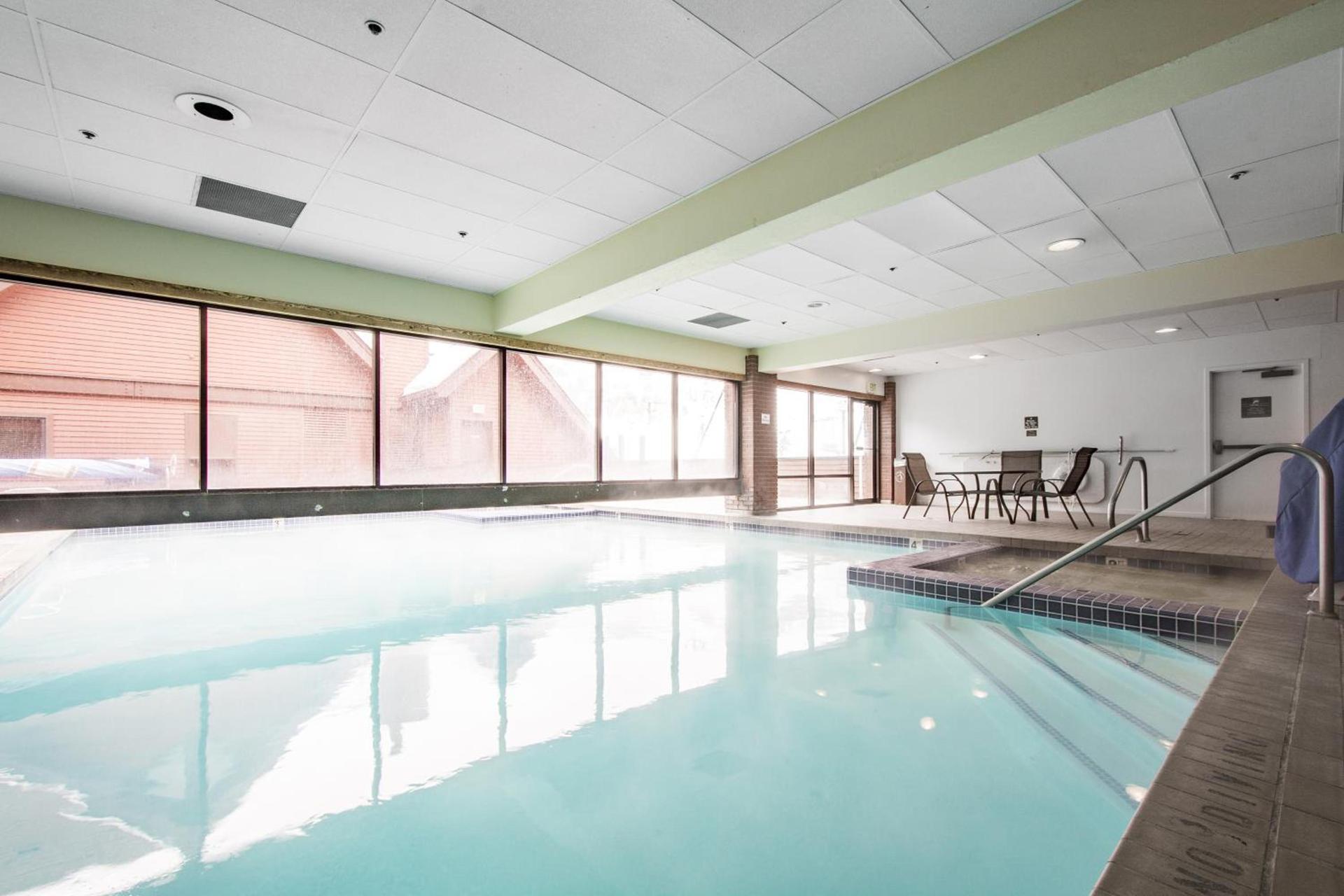 The Lodge at the Mountain Village by All Seasons Resort Lodging photo 9
