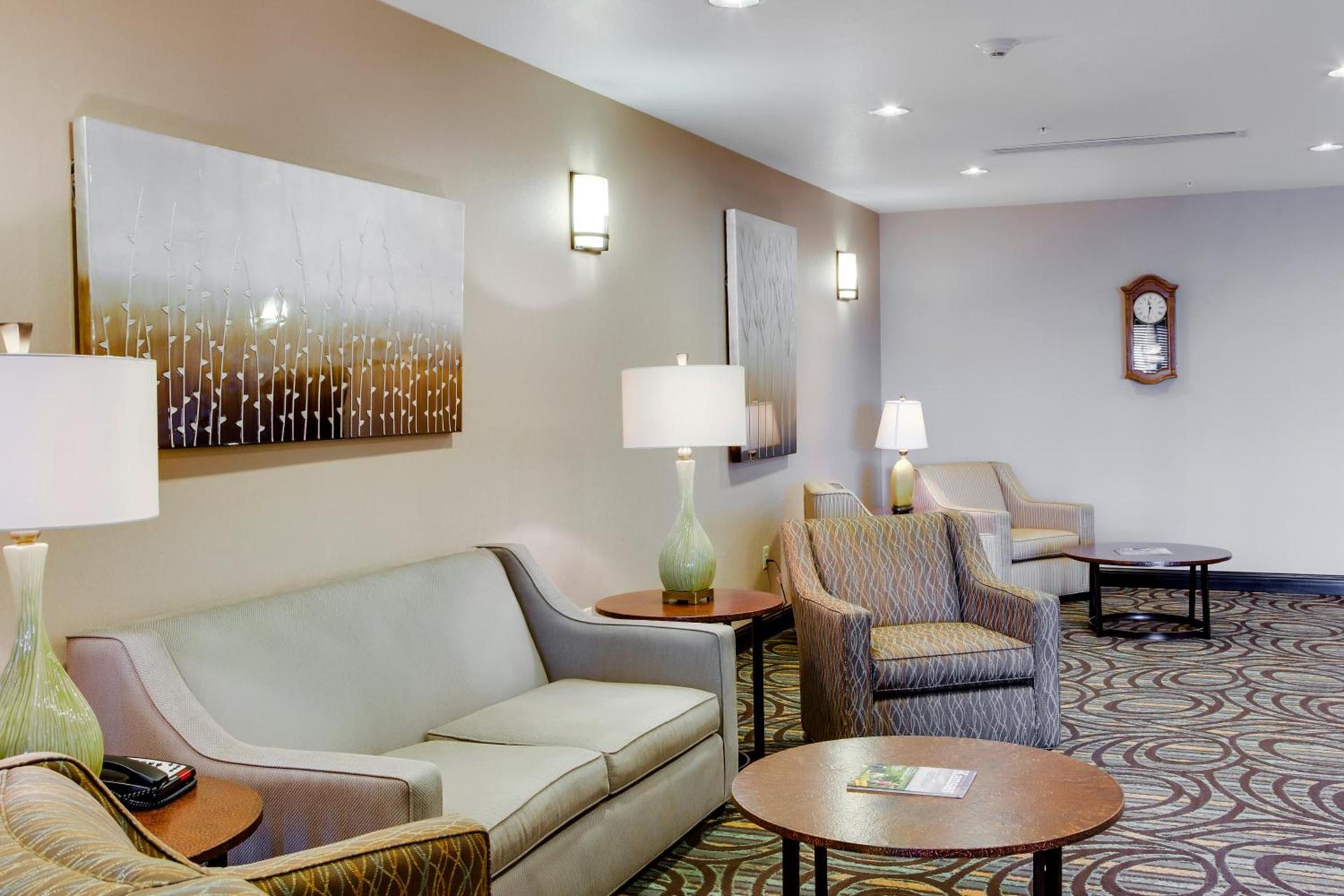 Holiday Inn Express & Suites Nevada by IHG photo 23