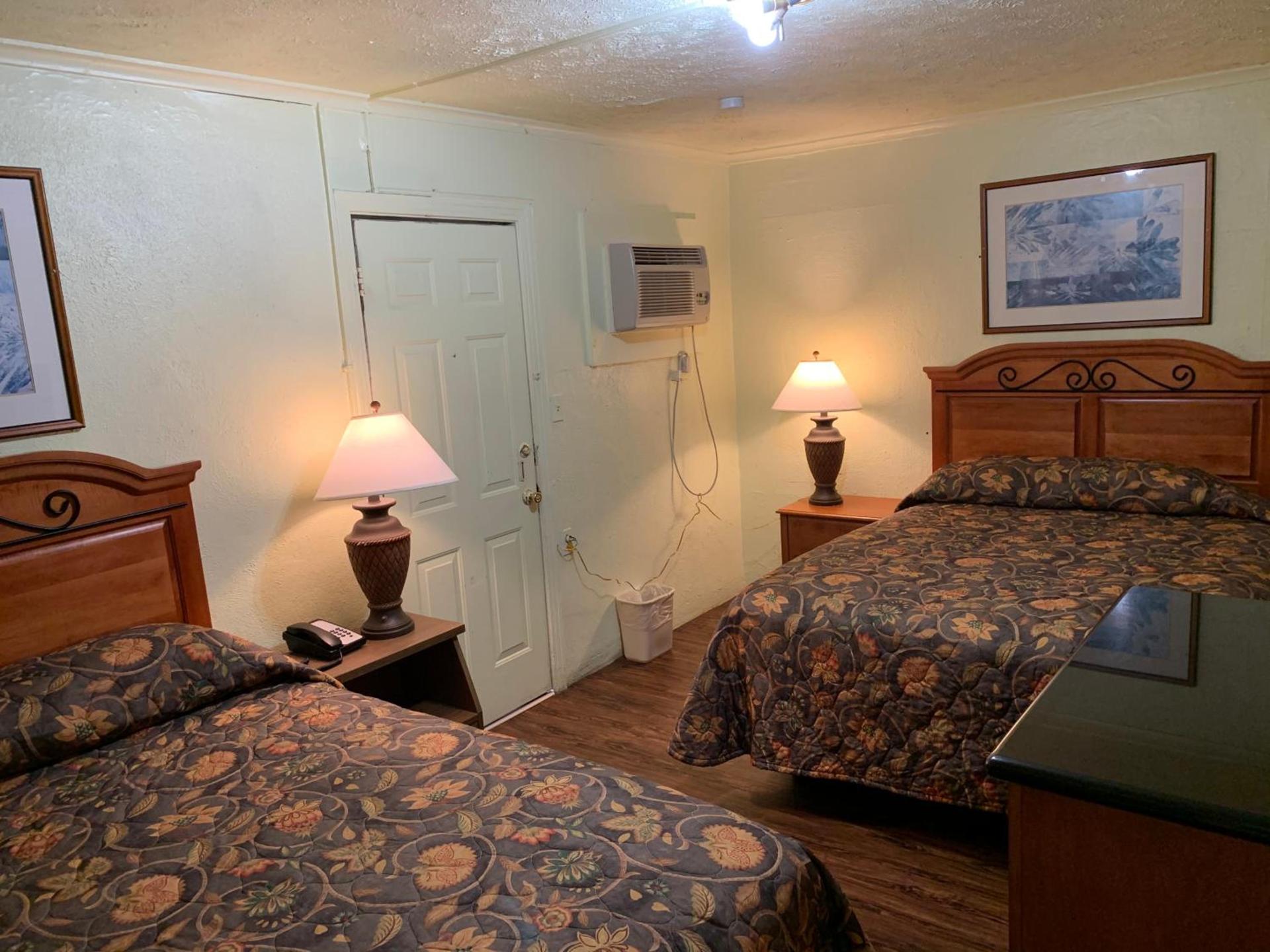 Economy inn photo 25