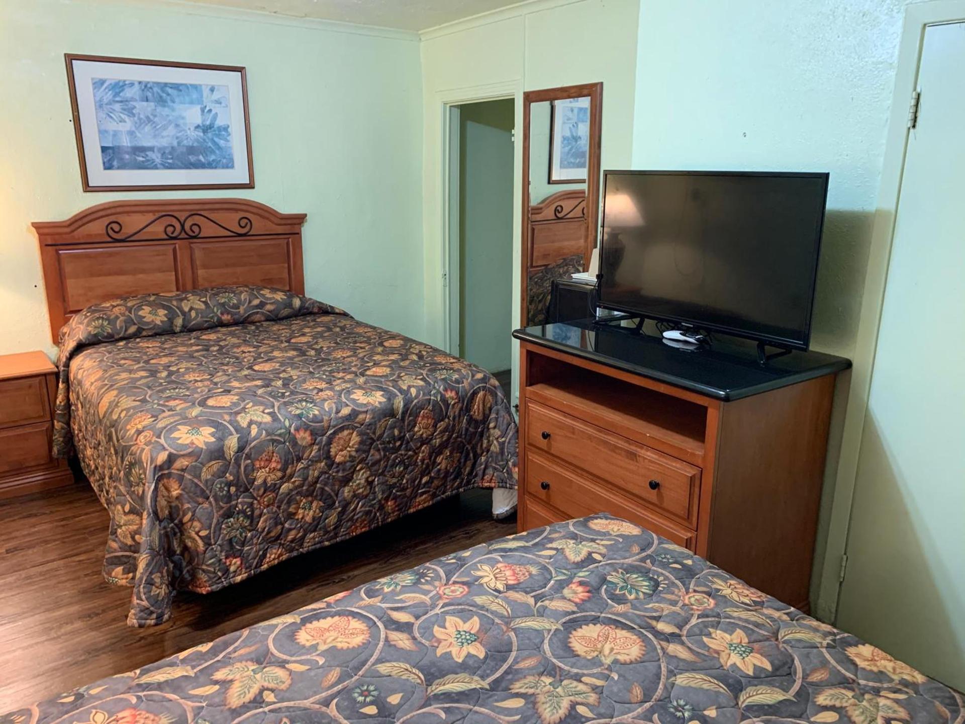 Economy inn photo 24