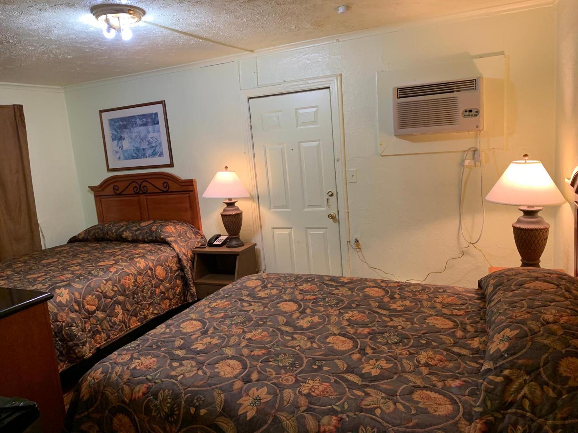 Economy inn photo 23