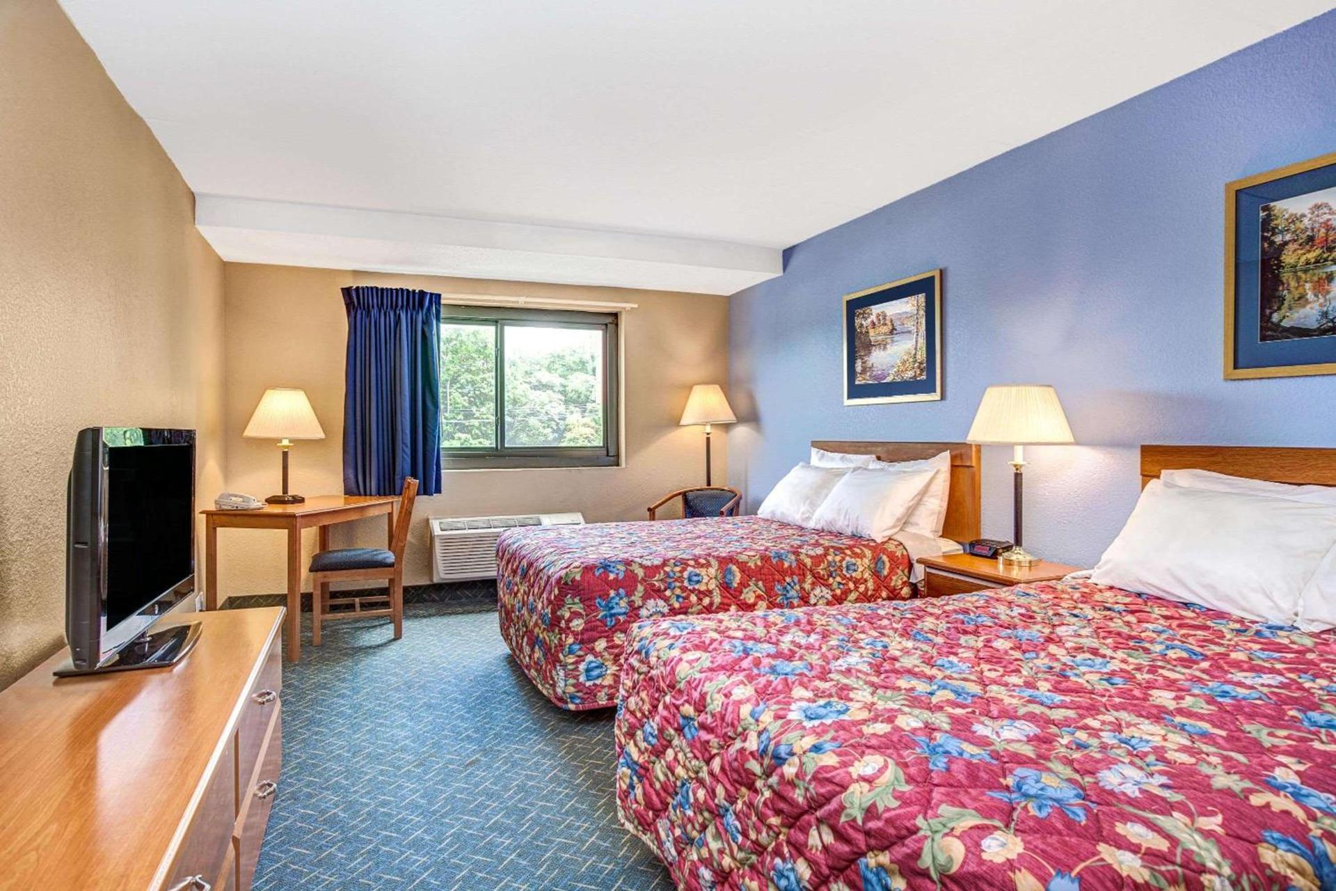Super 8 by Wyndham Mahwah photo 3