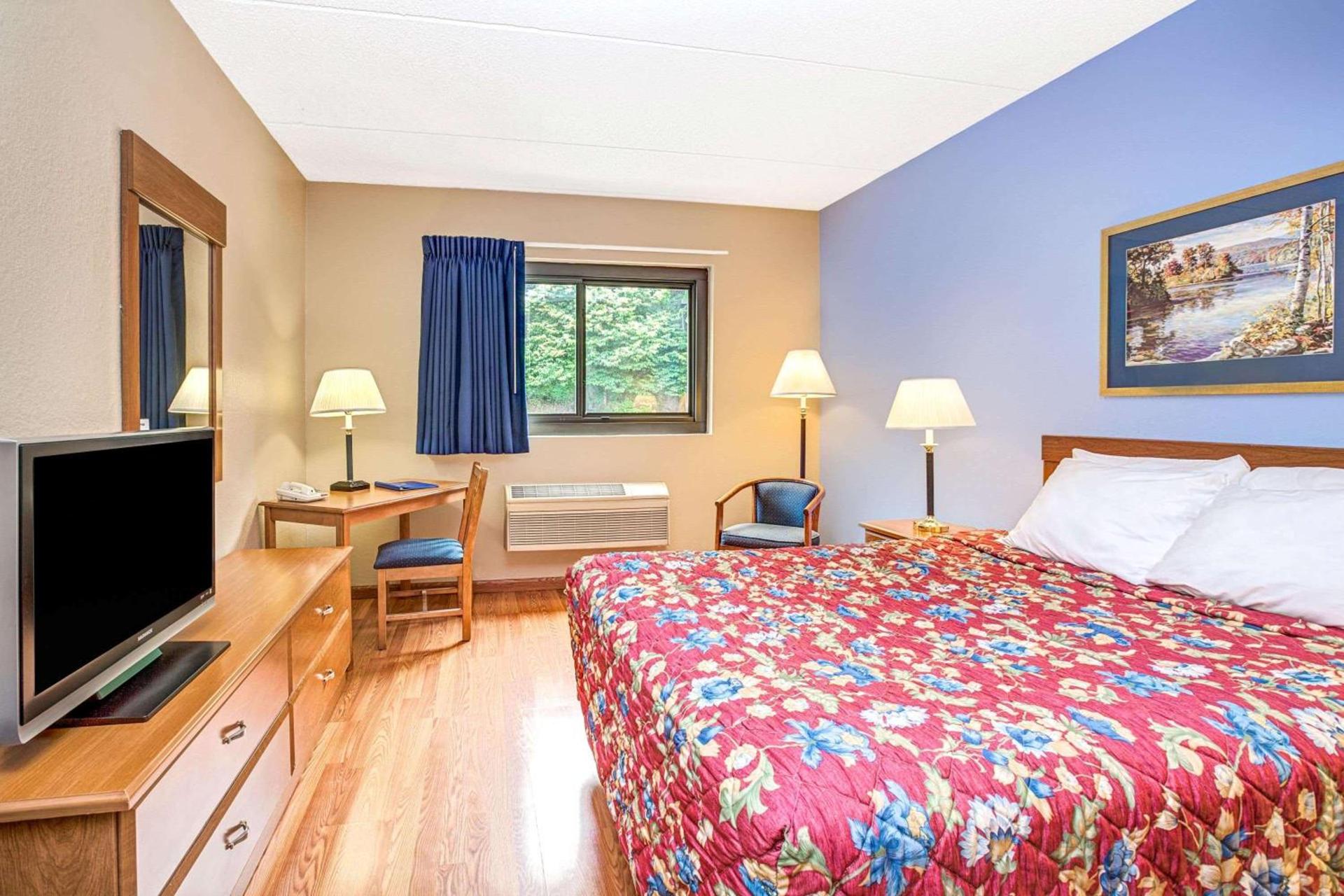 Super 8 by Wyndham Mahwah photo 9