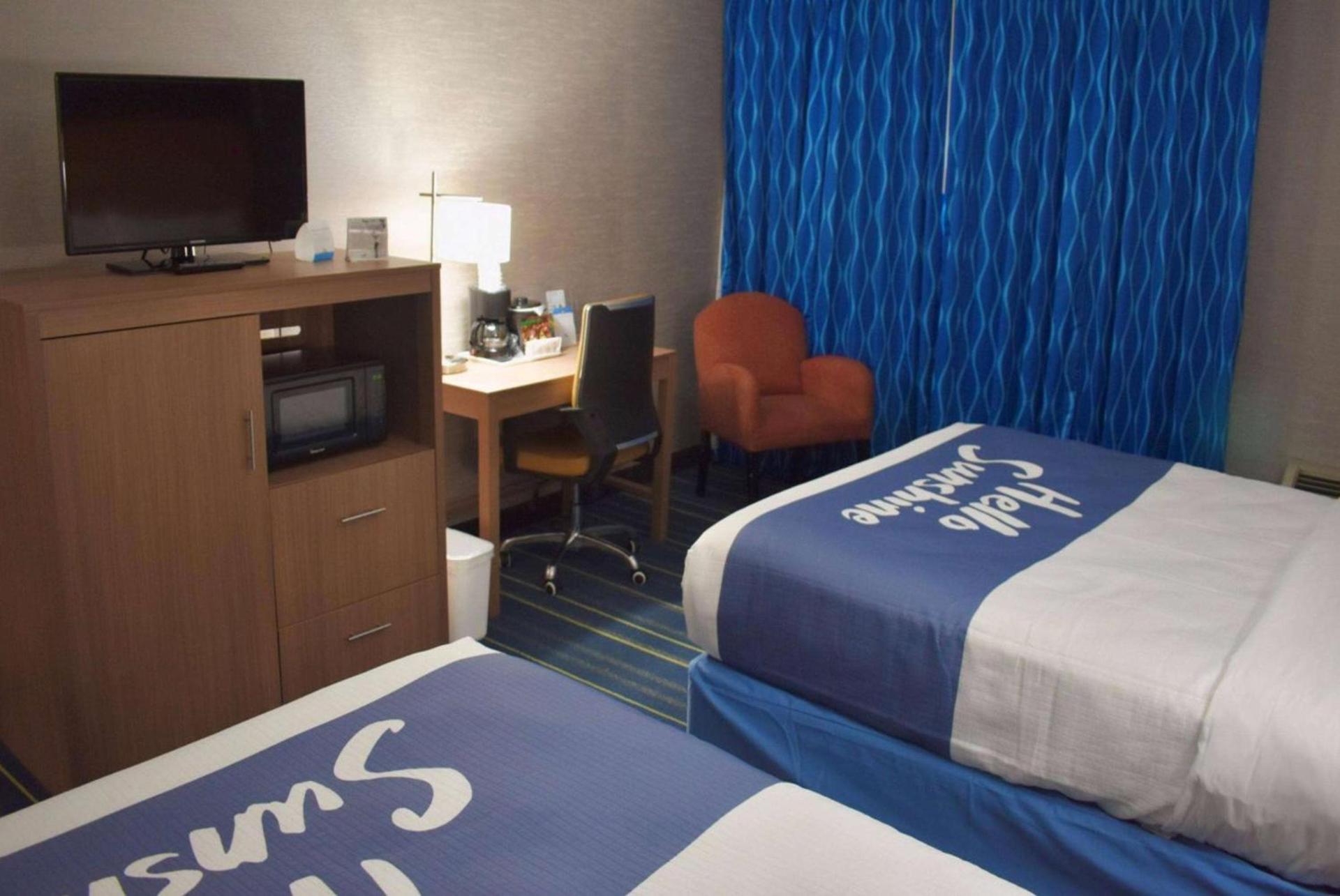 Days Inn by Wyndham Wayne photo 10