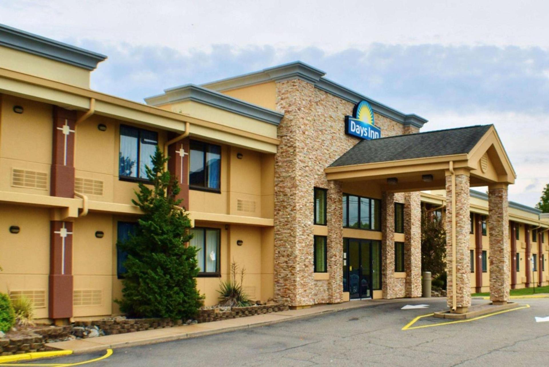 Days Inn by Wyndham Wayne photo 2