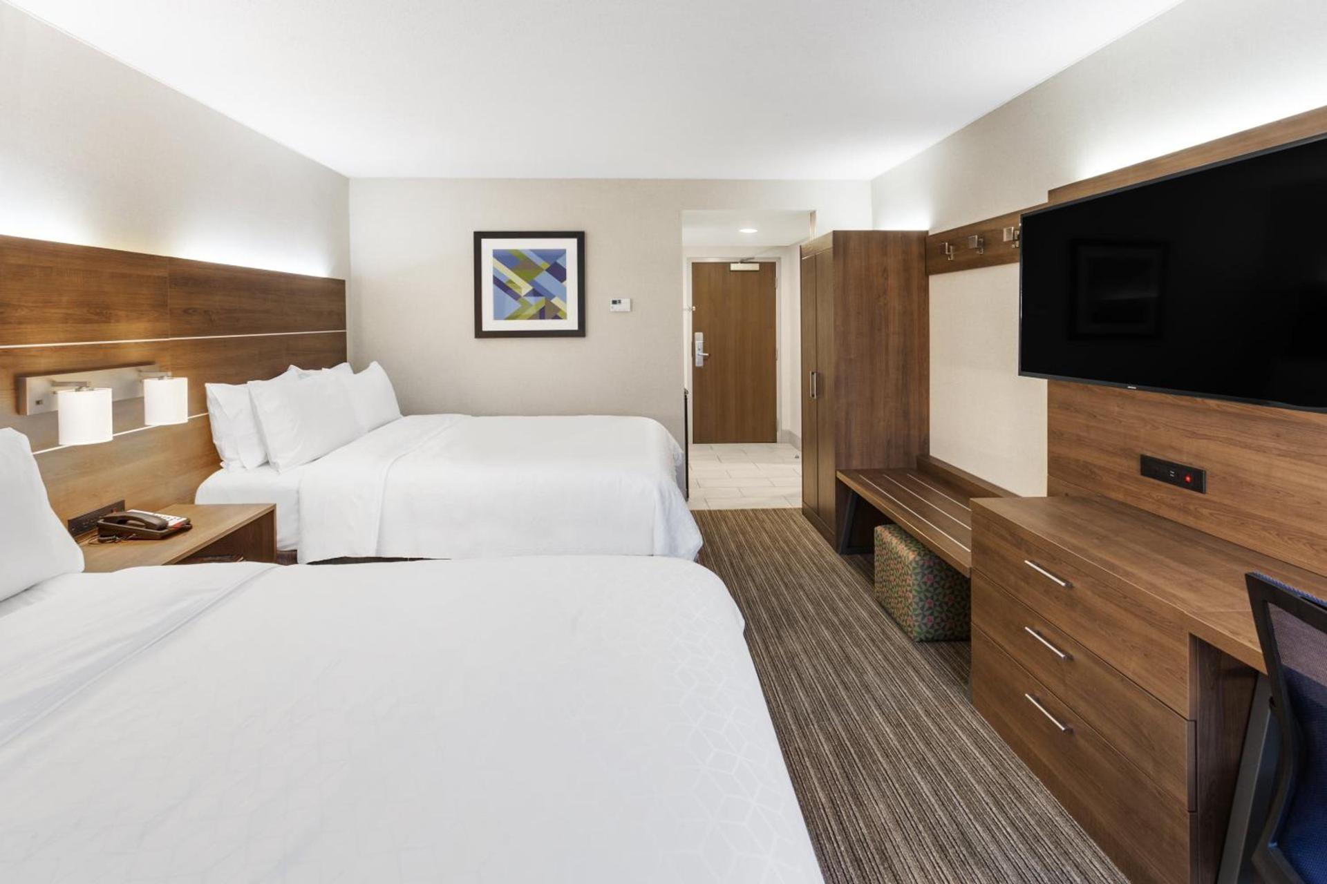 Holiday Inn Express & Suites Tilton by IHG photo 24