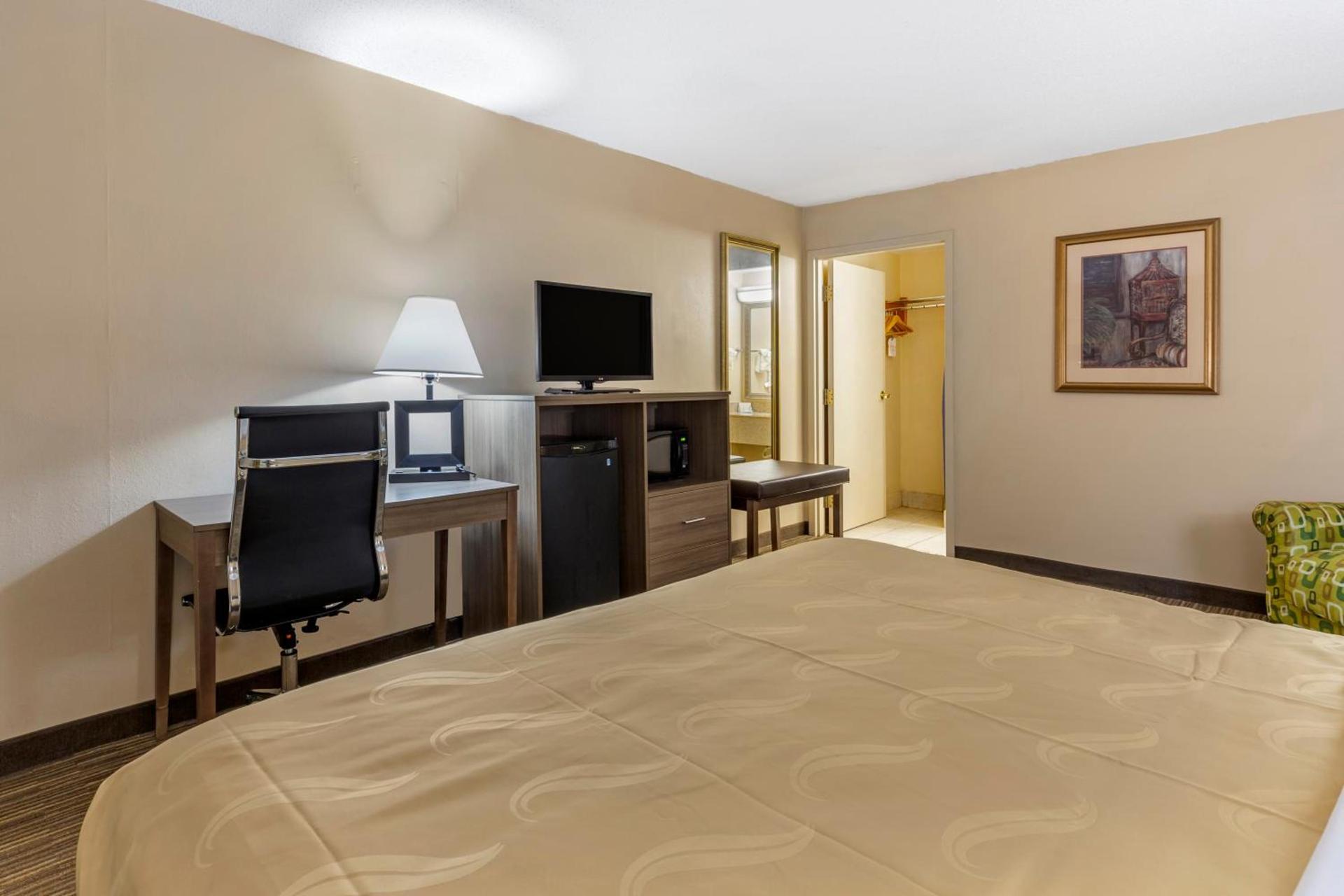 Quality Inn & Suites Hanes Mall photo 48