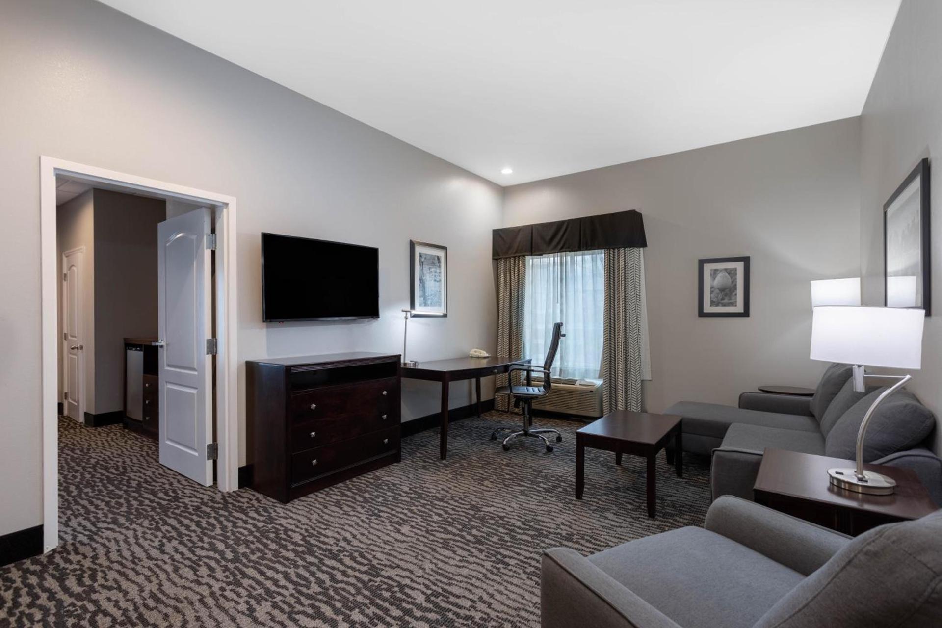 La Quinta by Wyndham Huntsville Airport Madison photo 38