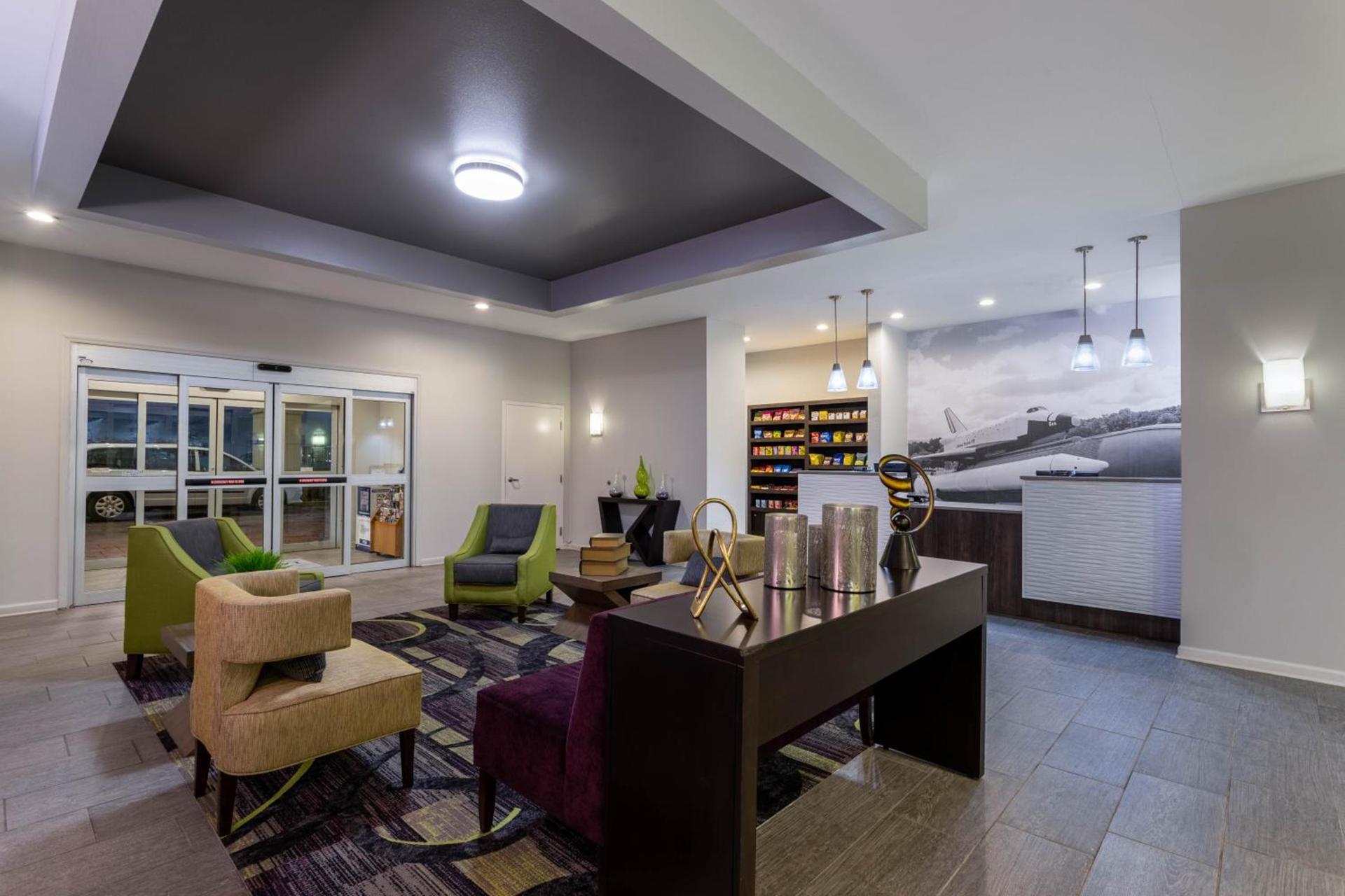 La Quinta by Wyndham Huntsville Airport Madison photo 27