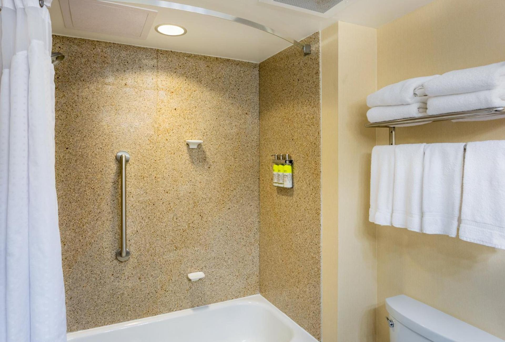 Holiday Inn Express & Suites Bradenton East-Lakewood Ranch by IHG photo 28