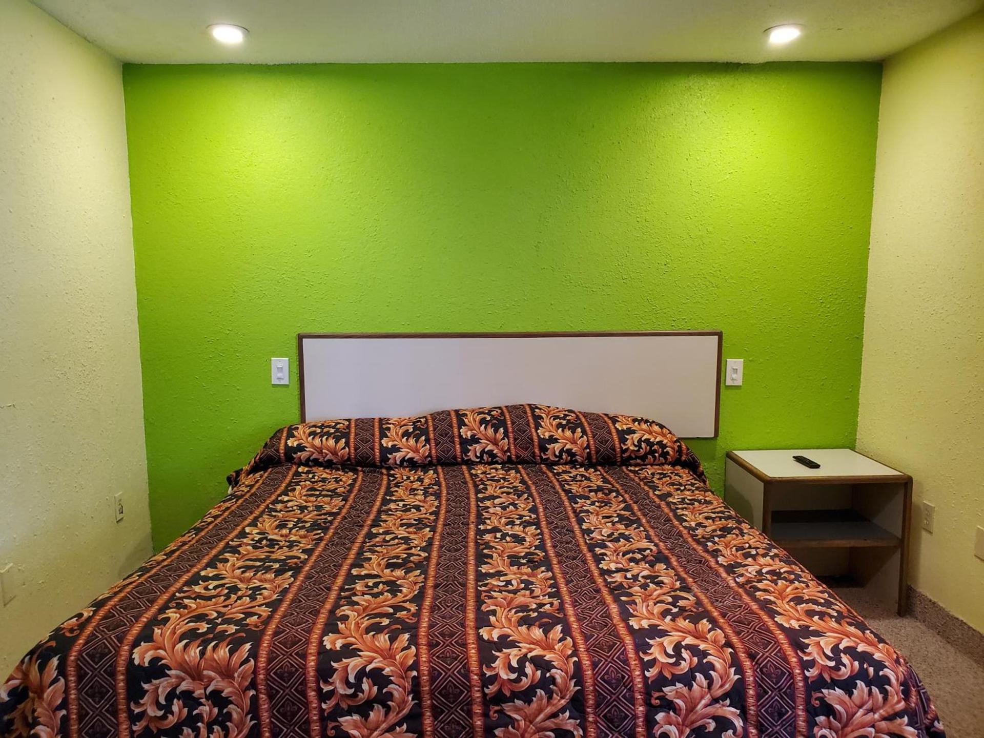 Travel Inn Motel photo 16