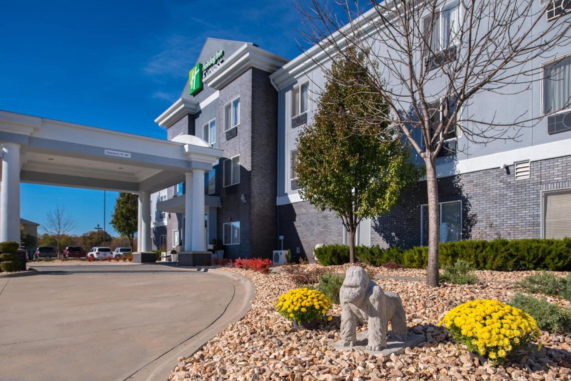 Holiday Inn Express & Suites Pittsburg by IHG photo 37