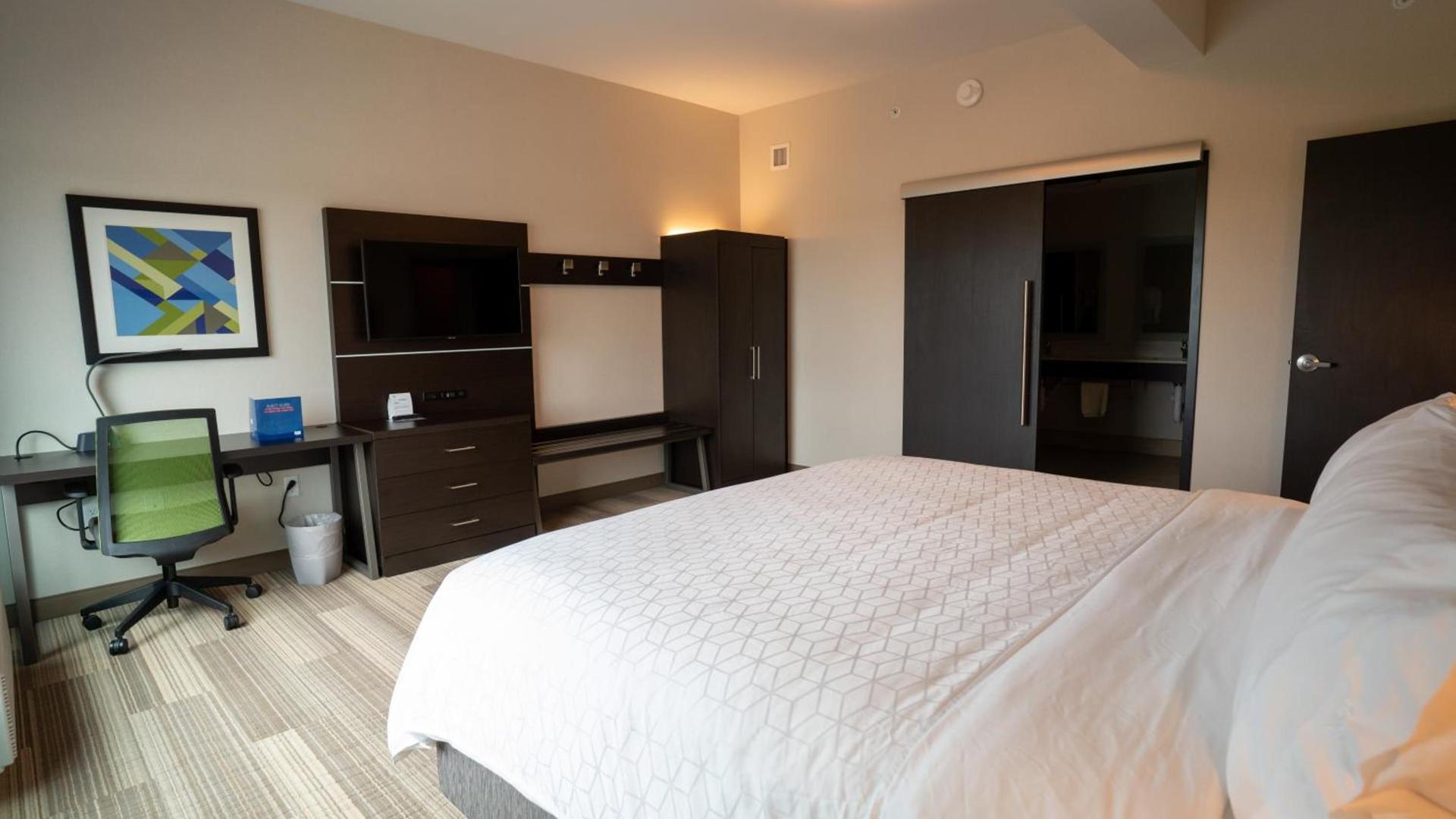 Holiday Inn Express & Suites Richburg by IHG photo 26